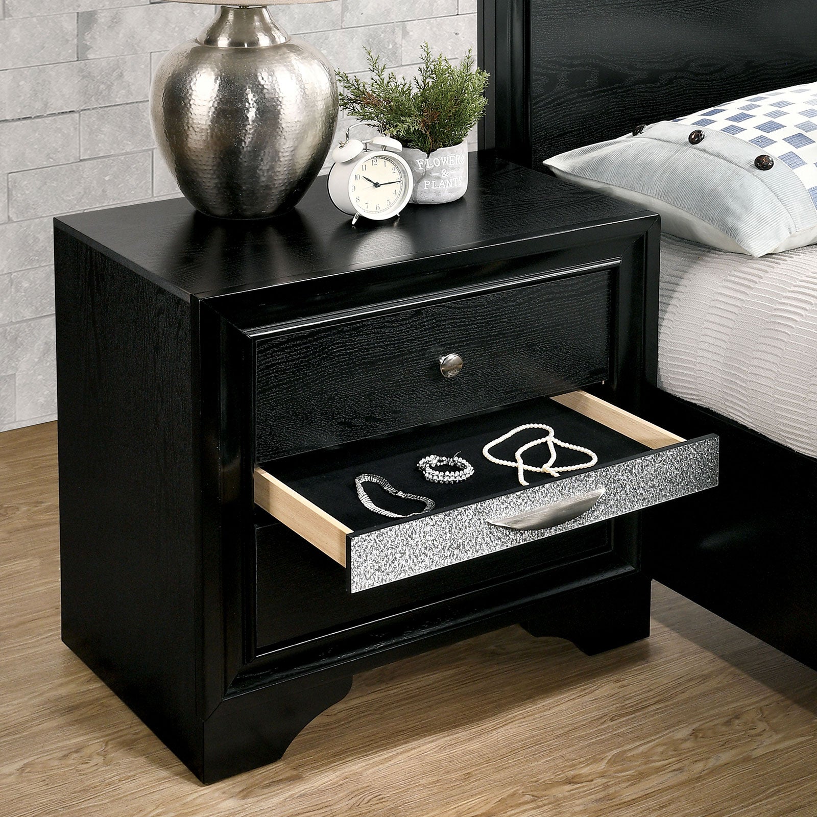 Chrissy Black 5 Pc. Queen Bedroom Set w/ Chest
