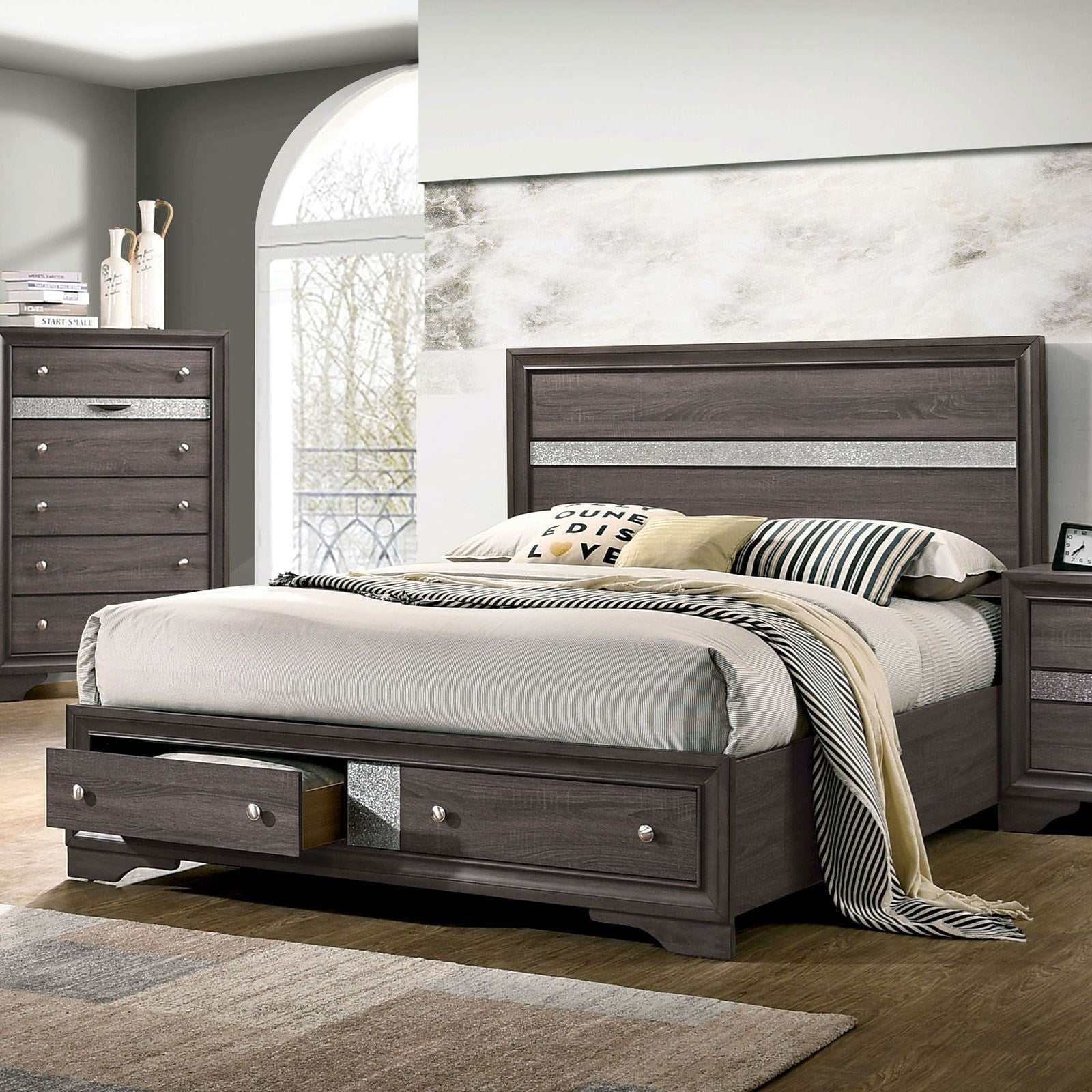 Chrissy Gray 5pc Queen Bedroom Set (2 Nightstands)