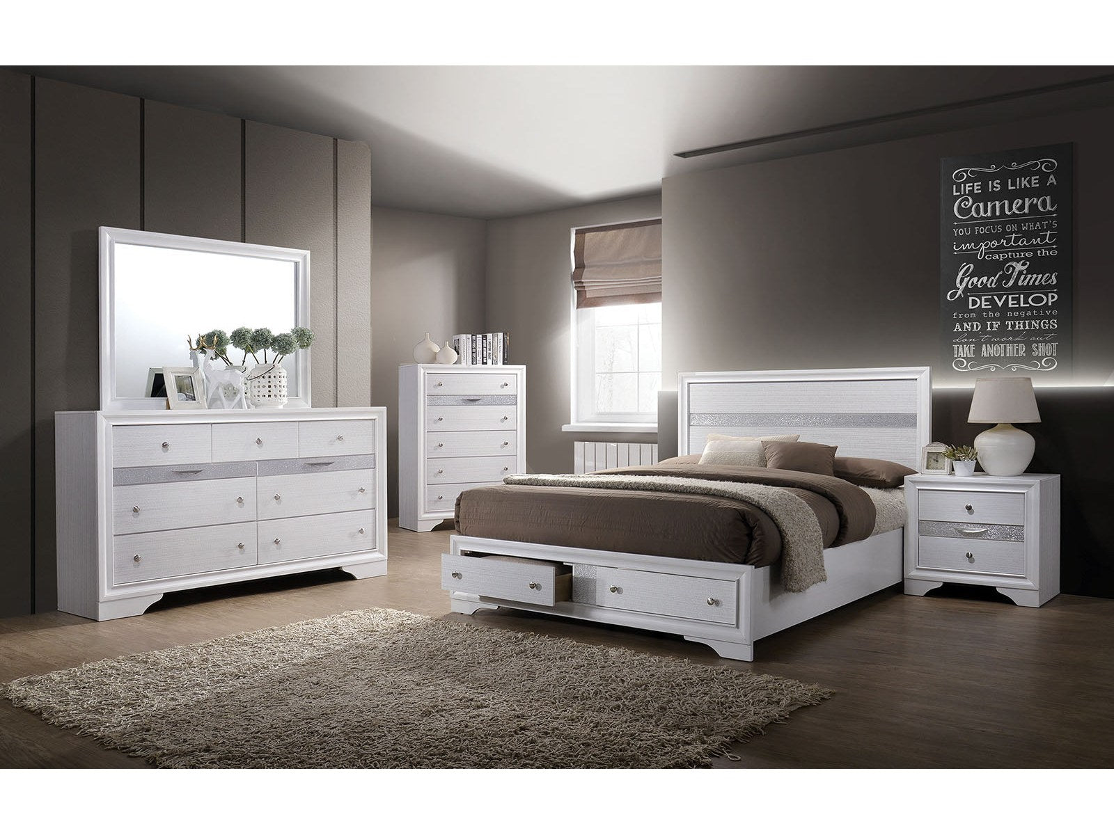 Chrissy White 5 Pc. Queen Bedroom Set w/ 2NS