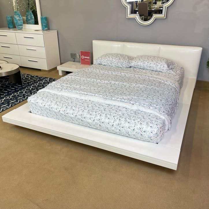 Christie White High Gloss Lacquer California King Bed