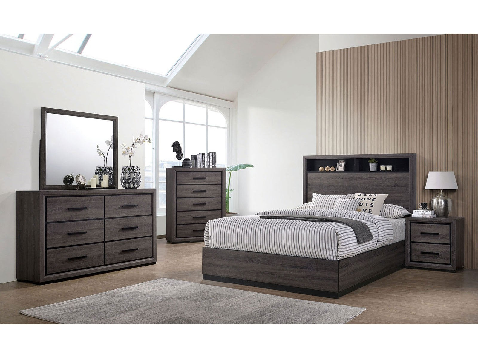 Conwy Gray 5 Pc. Queen Bedroom Set w/ Chest