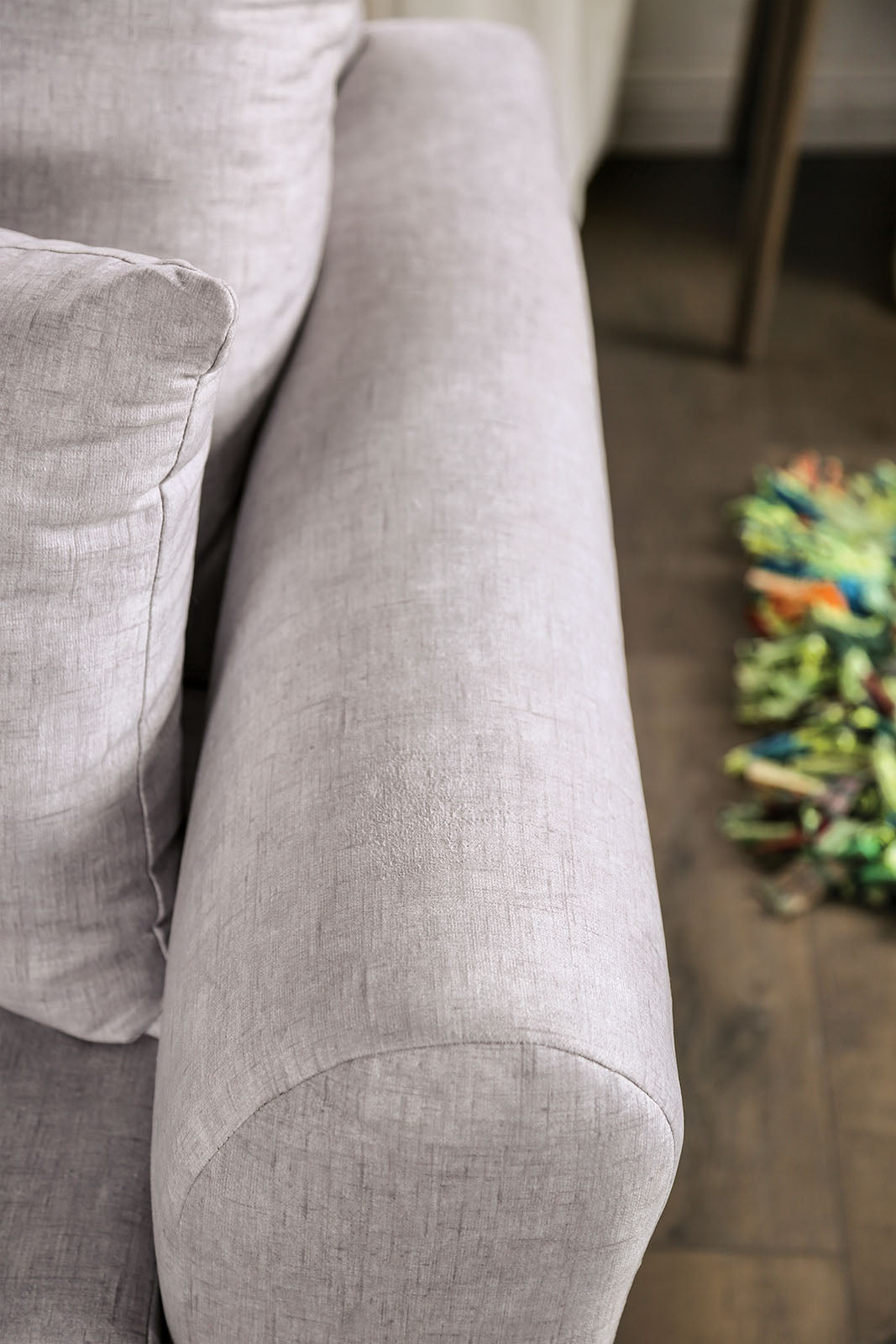 Croydon Light Gray Loveseat