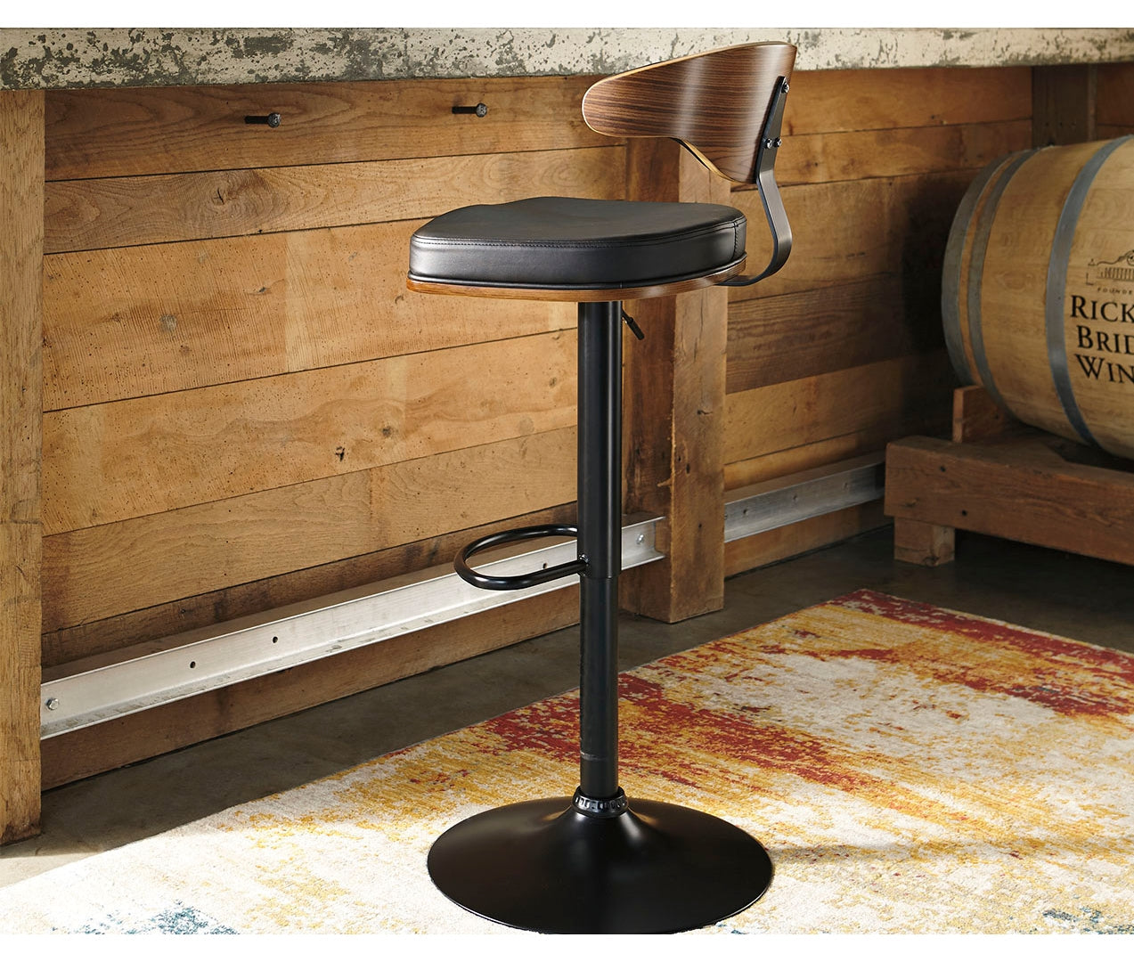 Bellatier Tall UPH Swivel Barstool(1/CN)