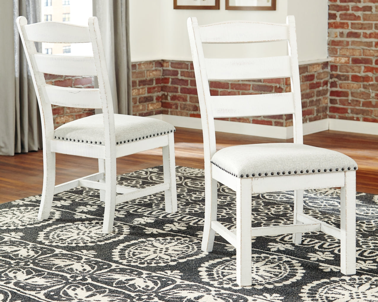 Valebeck Dining Set (Up to 8 Chairs)