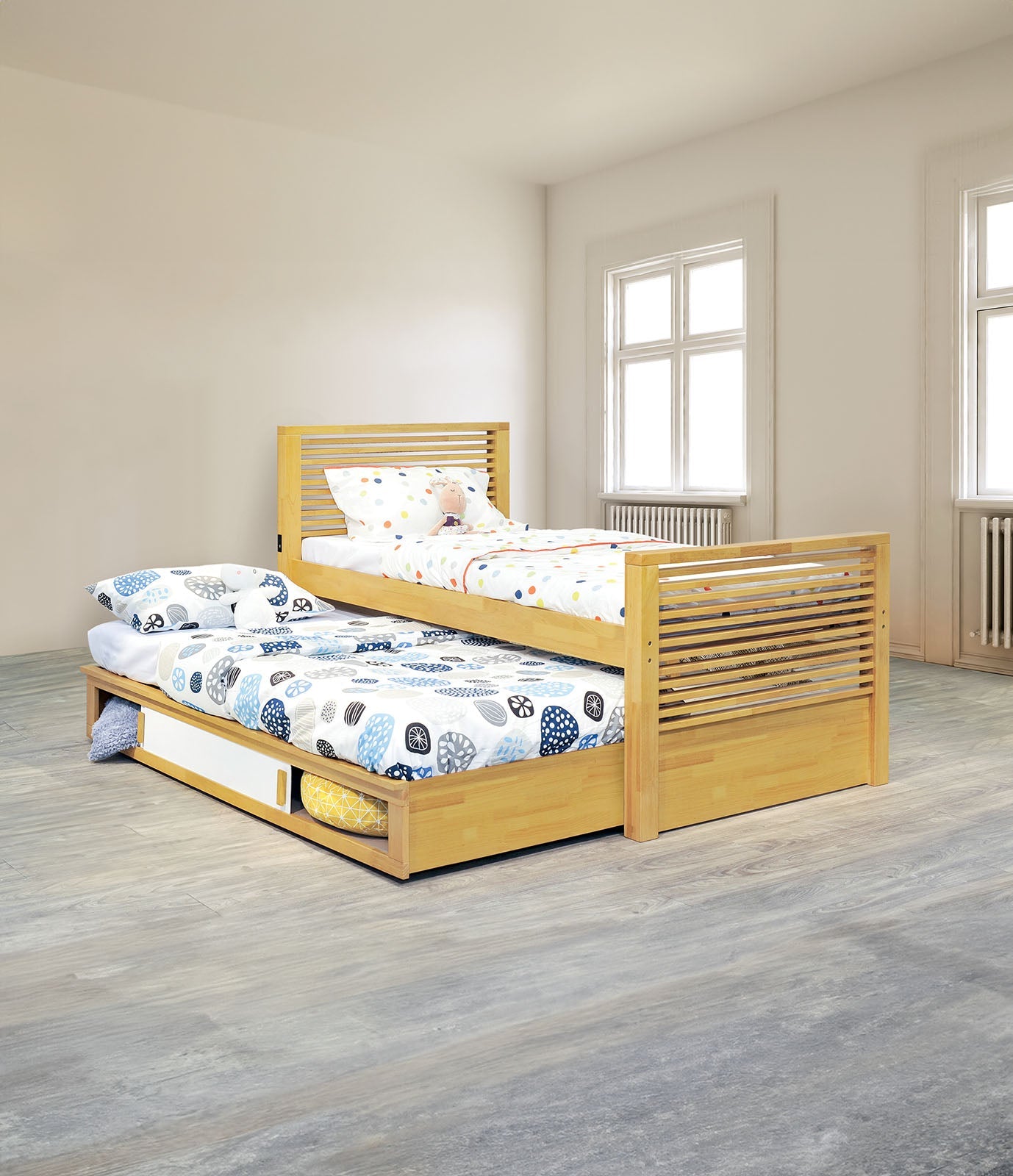 Dayville Light Oak Bed