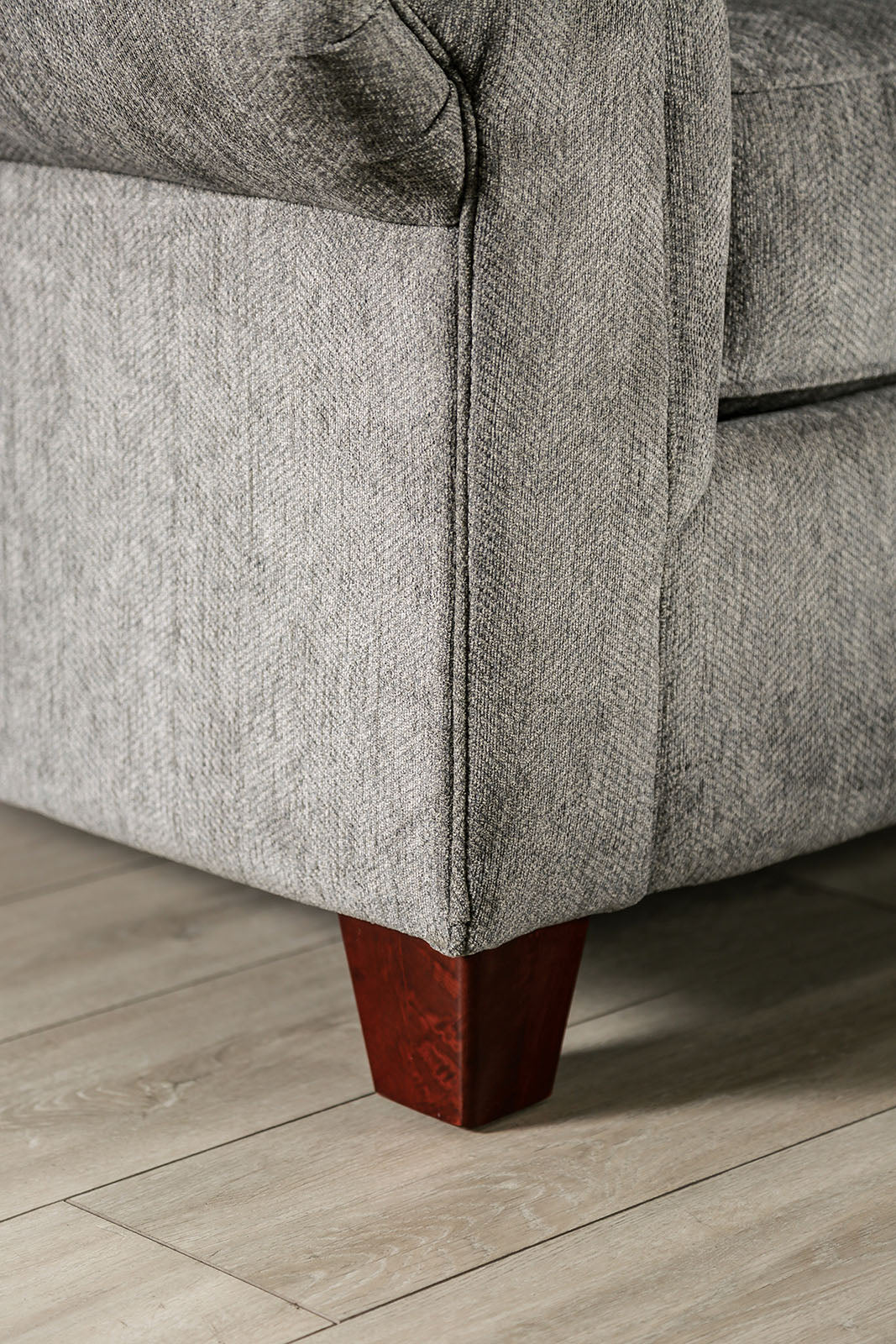 Delgada Graphite Loveseat