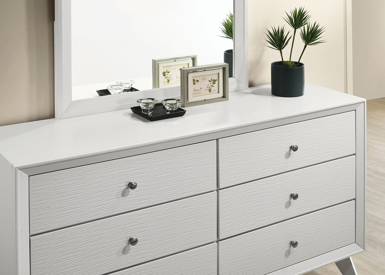 Dortmund White 4 Pc. Queen Bedroom Set