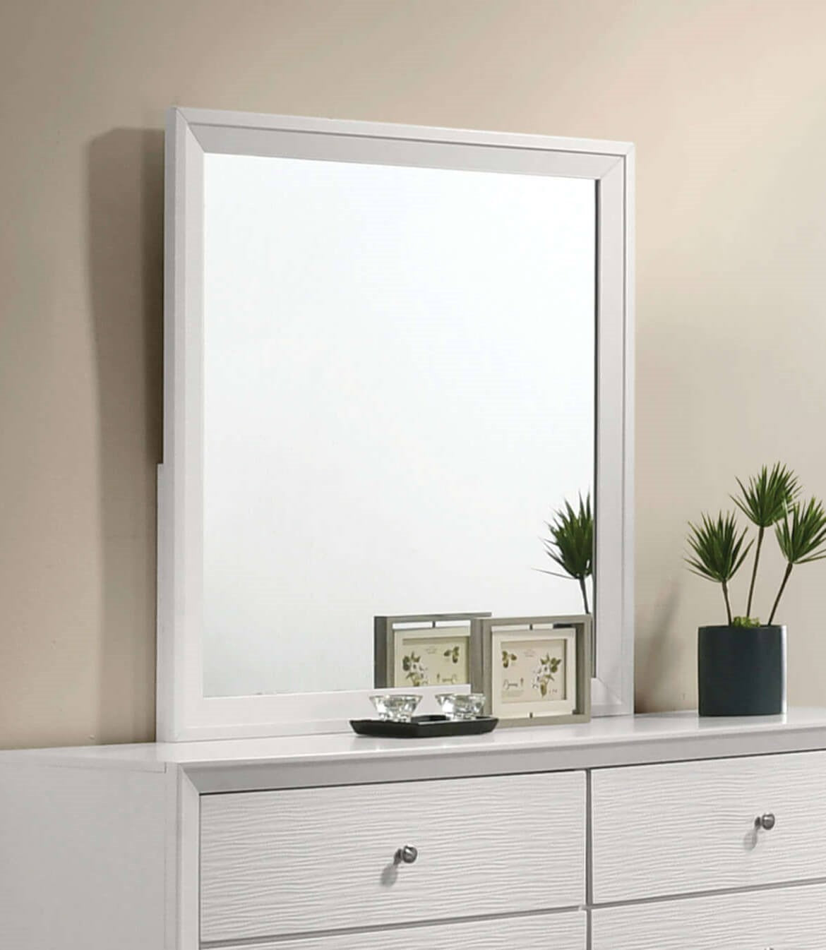 Dortmund White 5 Pc. Queen Bedroom Set w/ 2NS