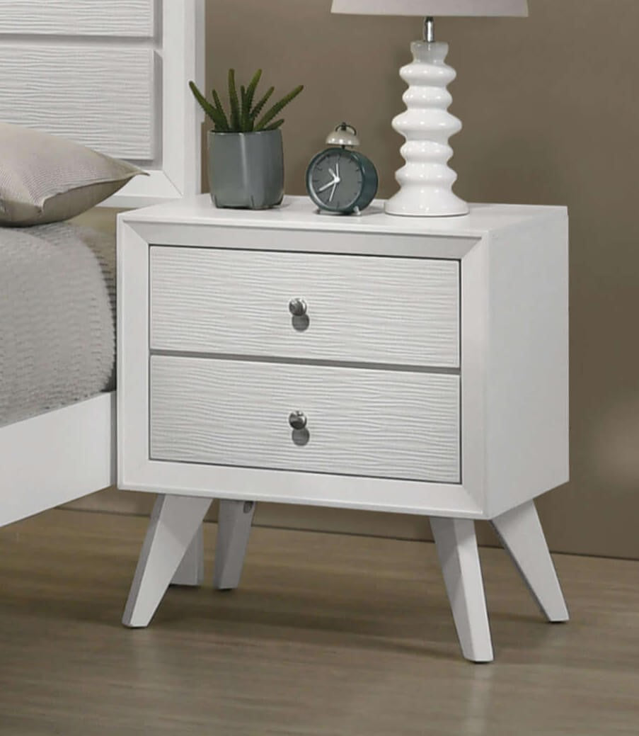 Dortmund White 5 Pc. Queen Bedroom Set w/ Chest