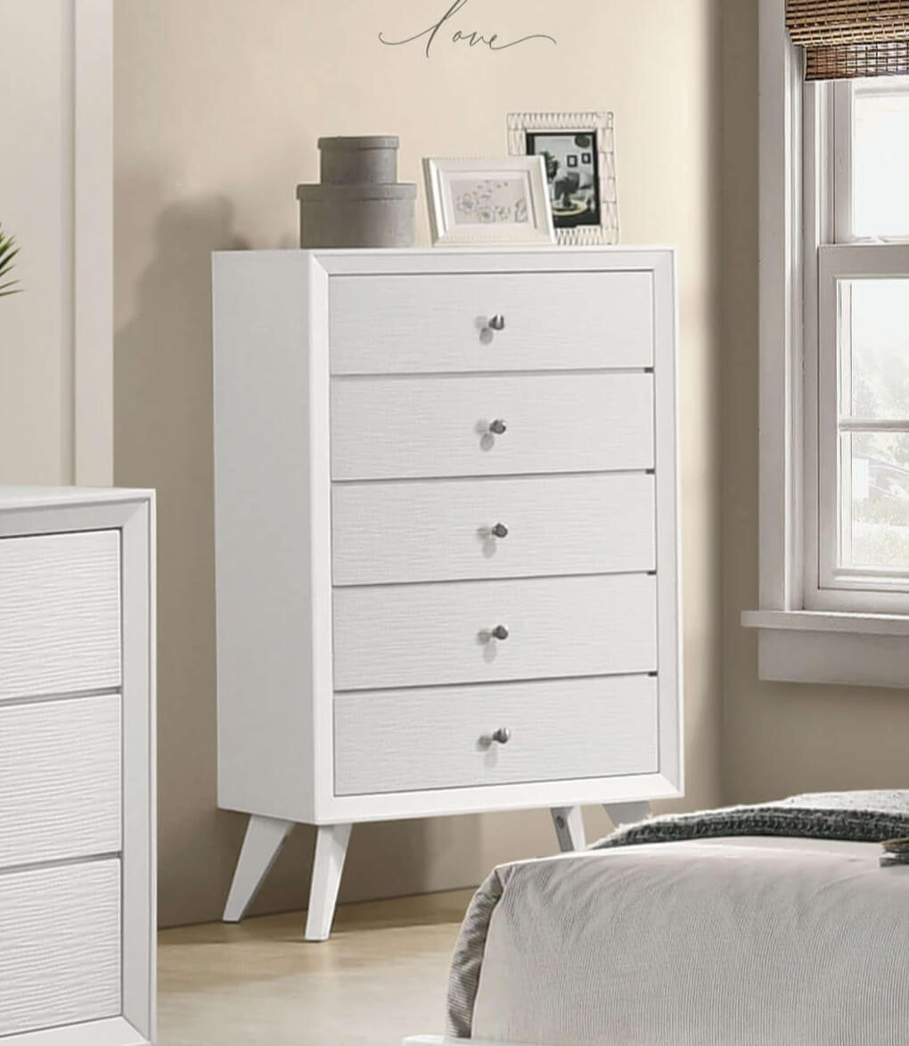 Dortmund White 5 Pc. Queen Bedroom Set w/ Chest
