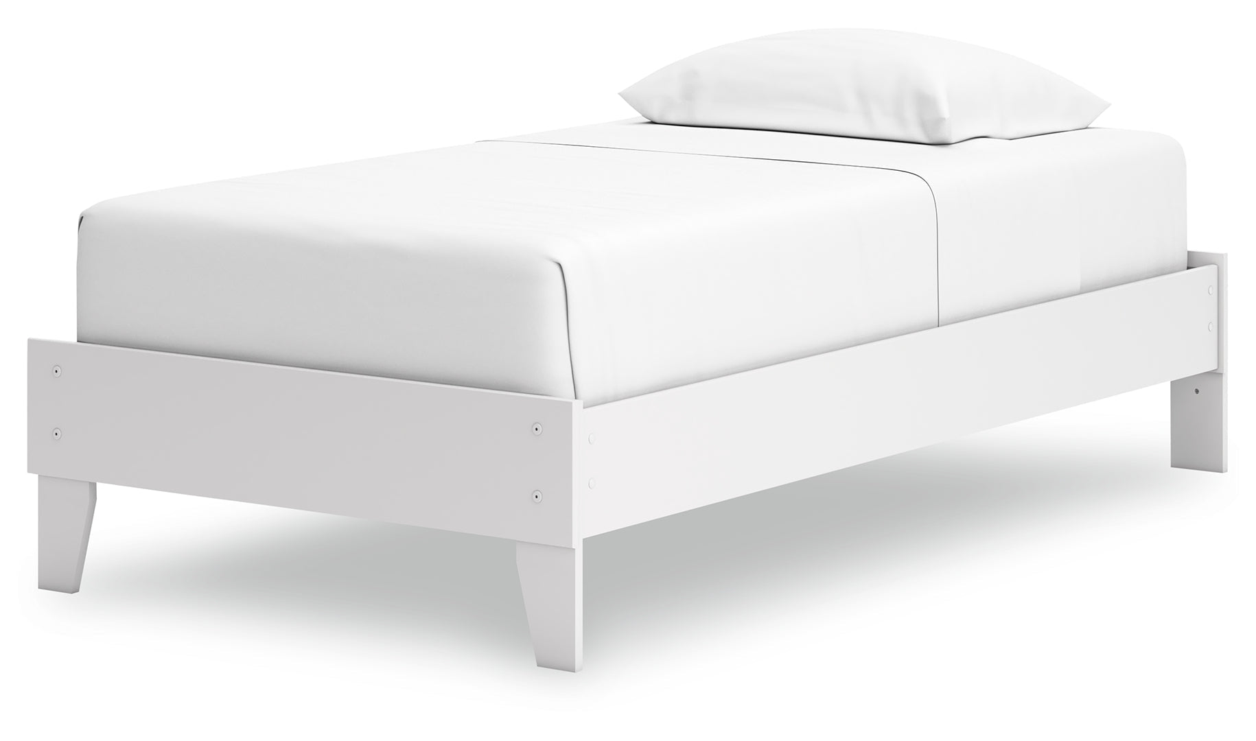 Hallityn White Platform Bedroom Set