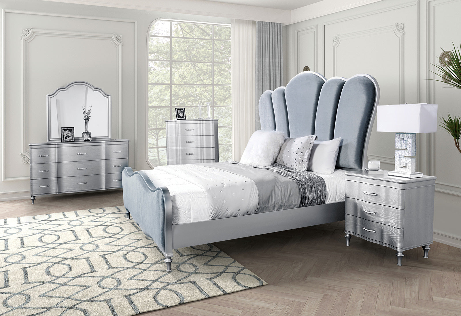 Eleanora Silver Queen 5 Piece Bedroom Set w/Chest