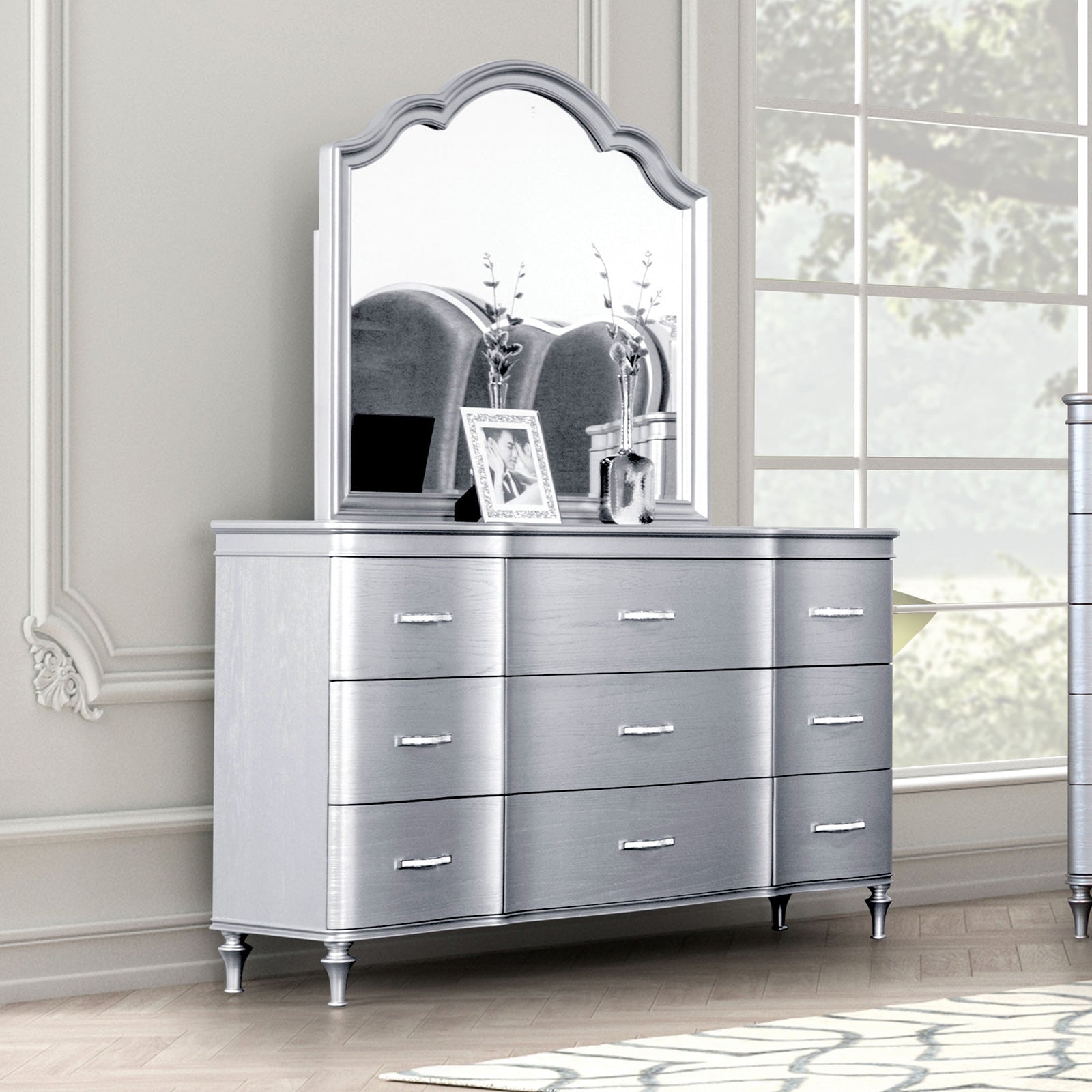Eleanora Silver Queen 5 Piece Bedroom Set w/Chest