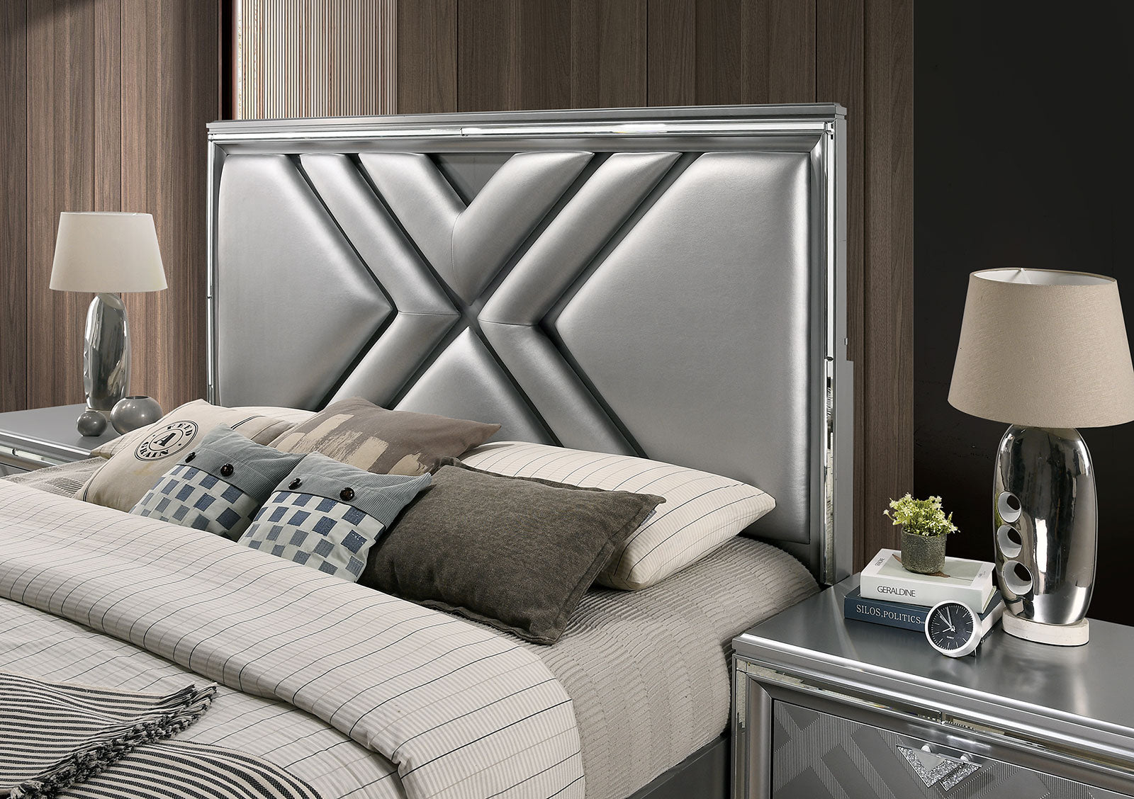 Emmeline Silver 5 Pc. Queen Bedroom Set w/ Night Stand
