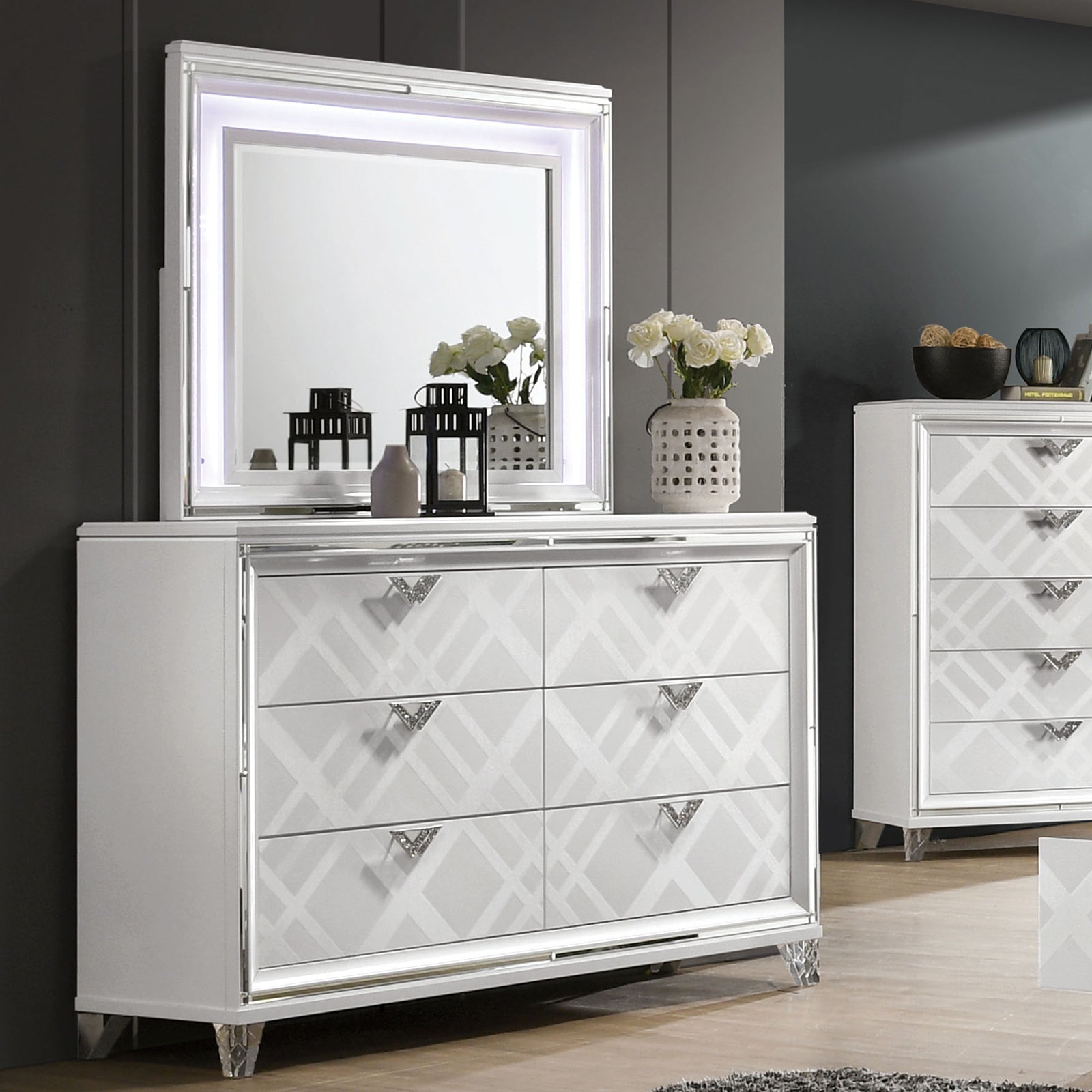 Emmeline White 4 Pc Queen Bedroom Set