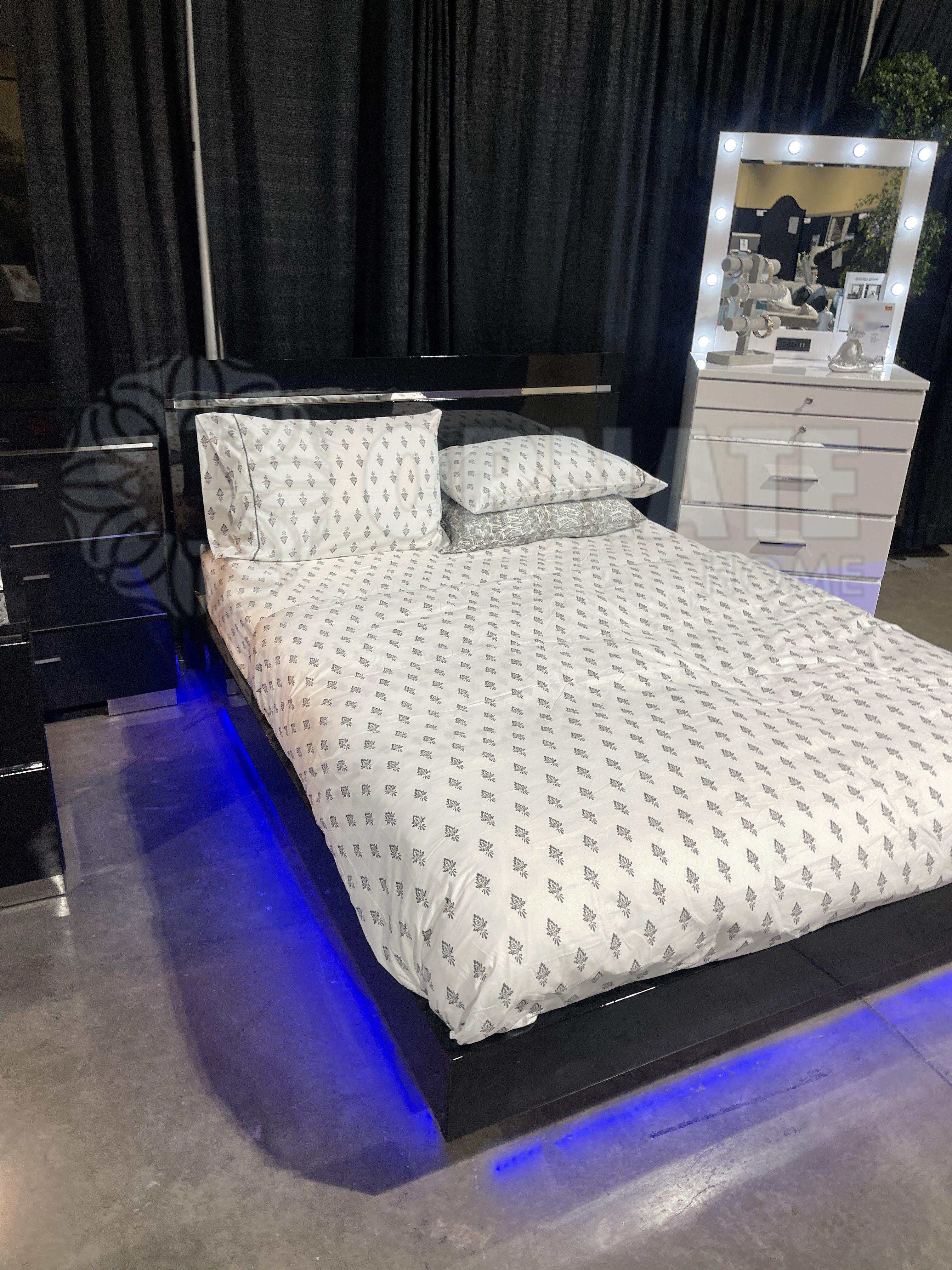 Erlach Black & Chrome Cal. King Panel Bed