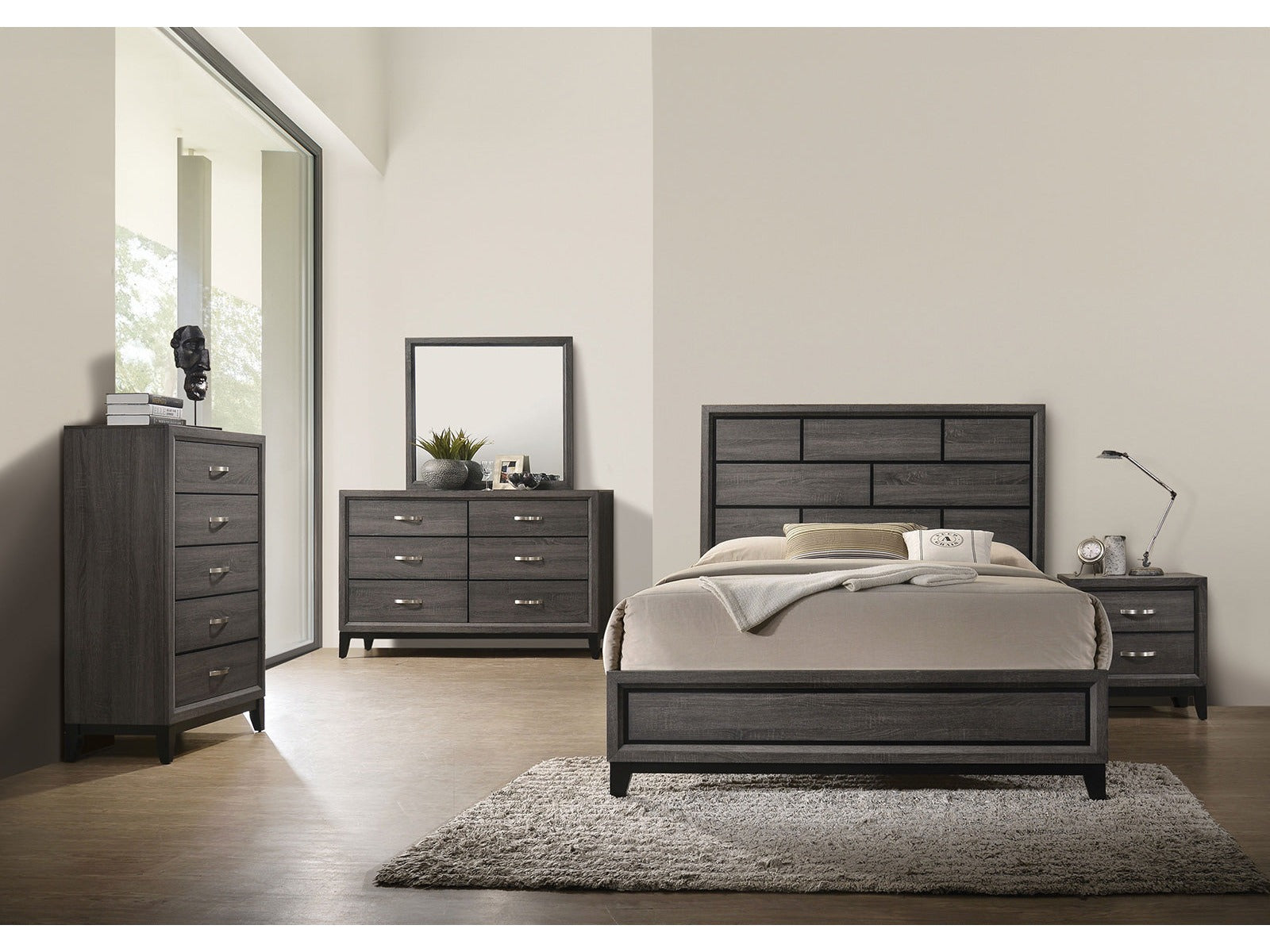 Errico Gray 5 Pc. Queen Bedroom Set w/ Chest