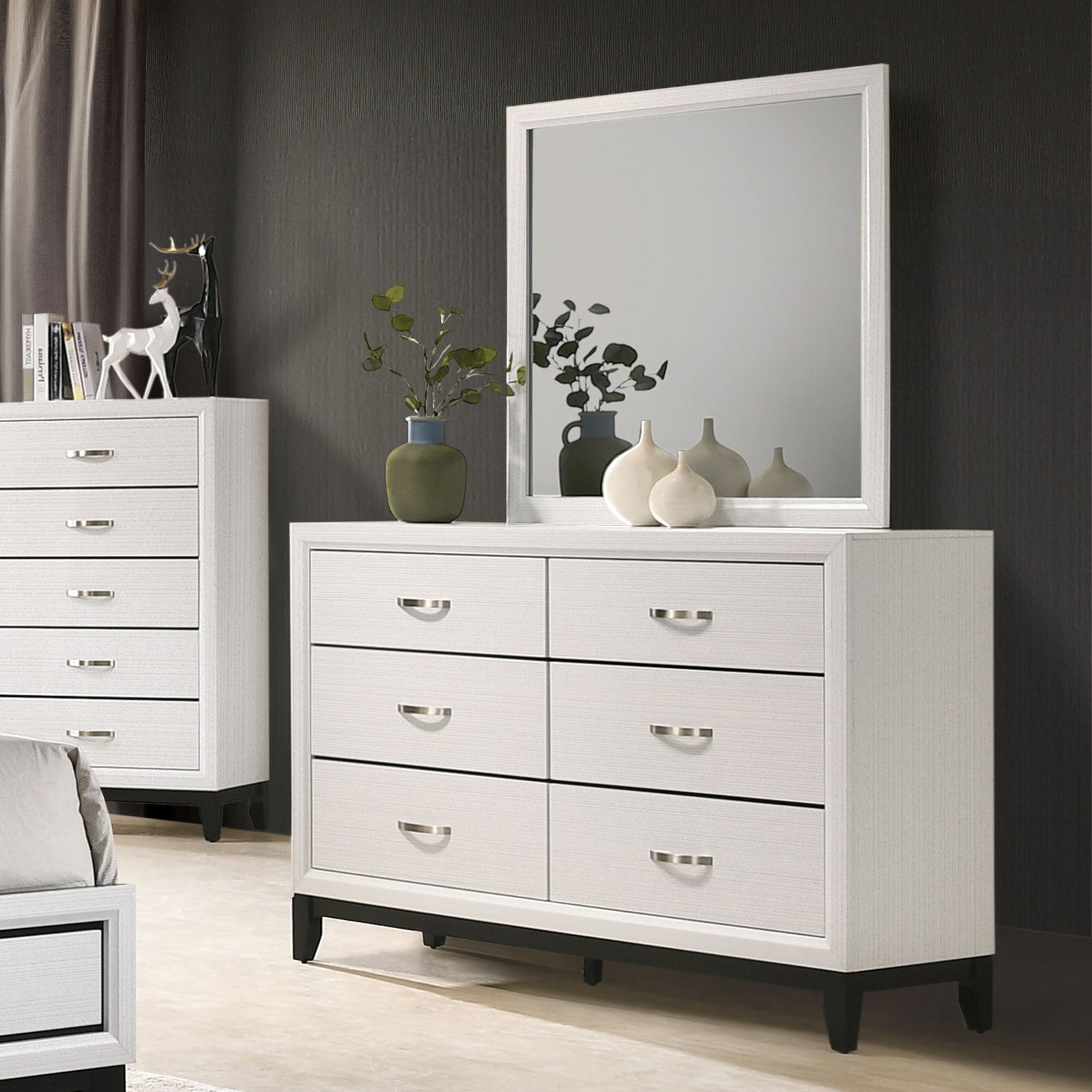 Errico White 5 Pc. Queen Bedroom Set w/ Chest