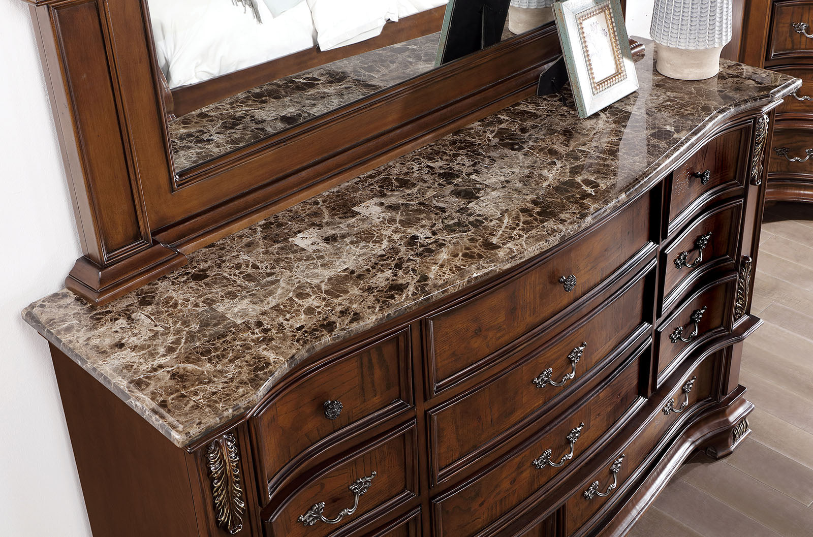 Esparanza Brown Cherry 4 Pc. Queen Bedroom Set