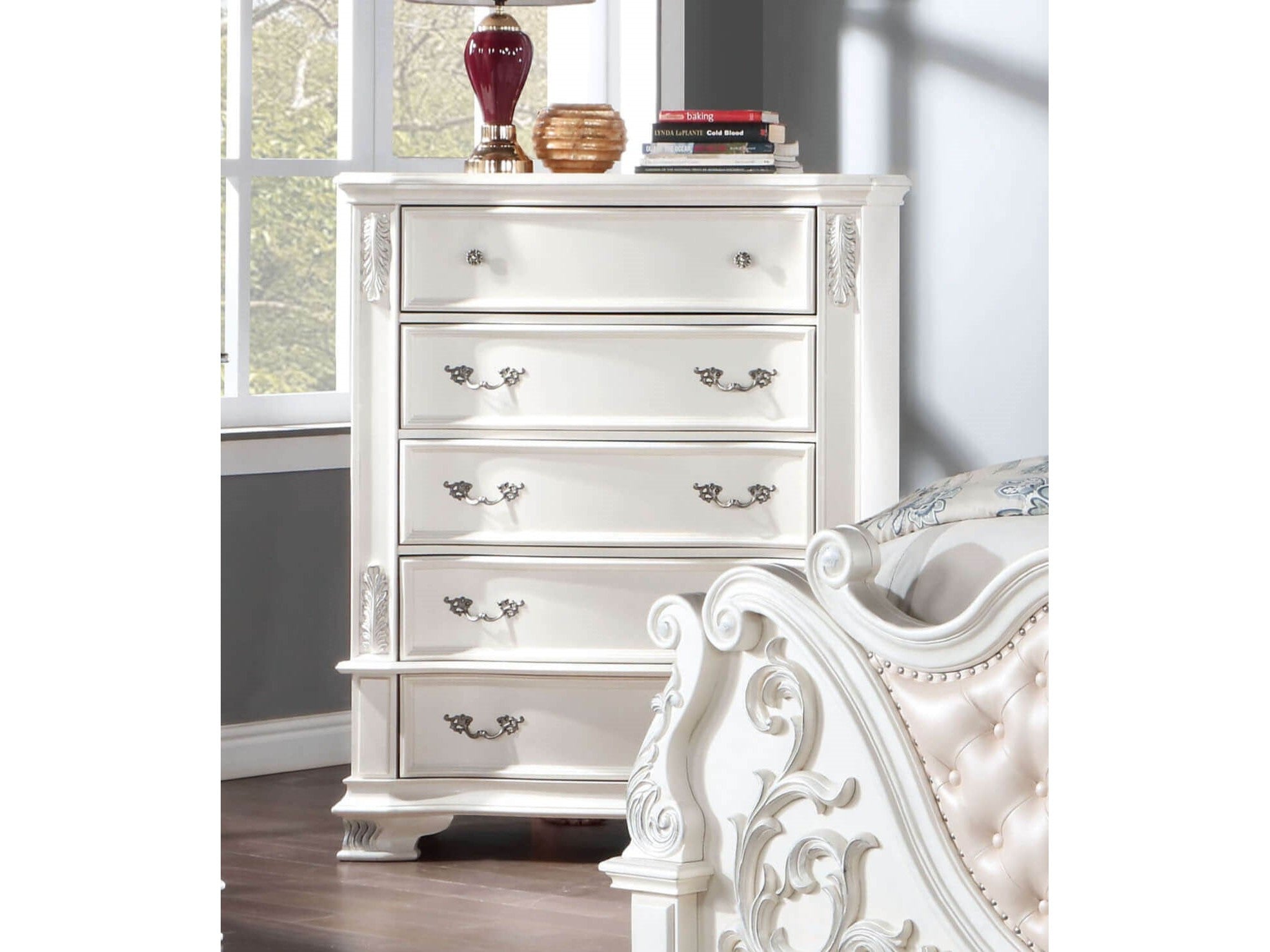 Esparanza Pearl White Chest