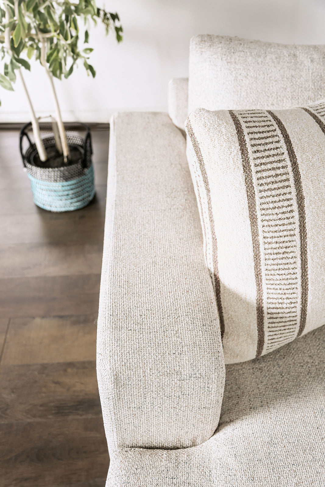 Flintshire Beige Sofa & Loveseat