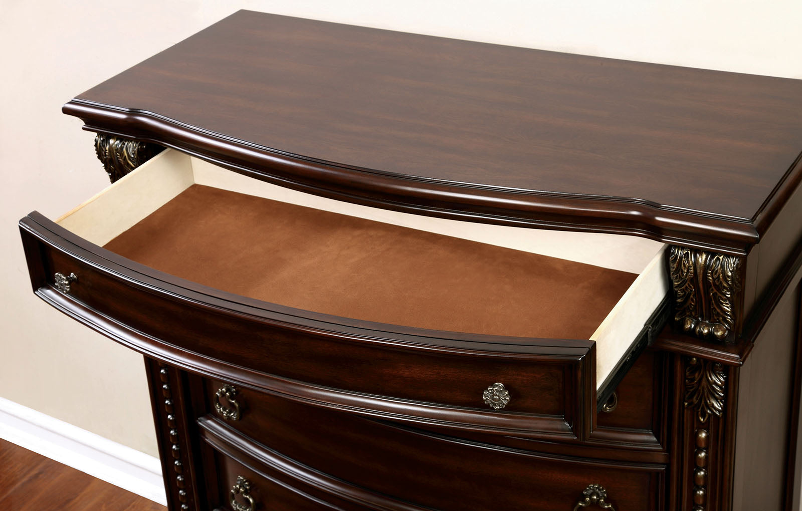 Fromberg Brown Cherry 5 Piece Bedroom Set w/Chest