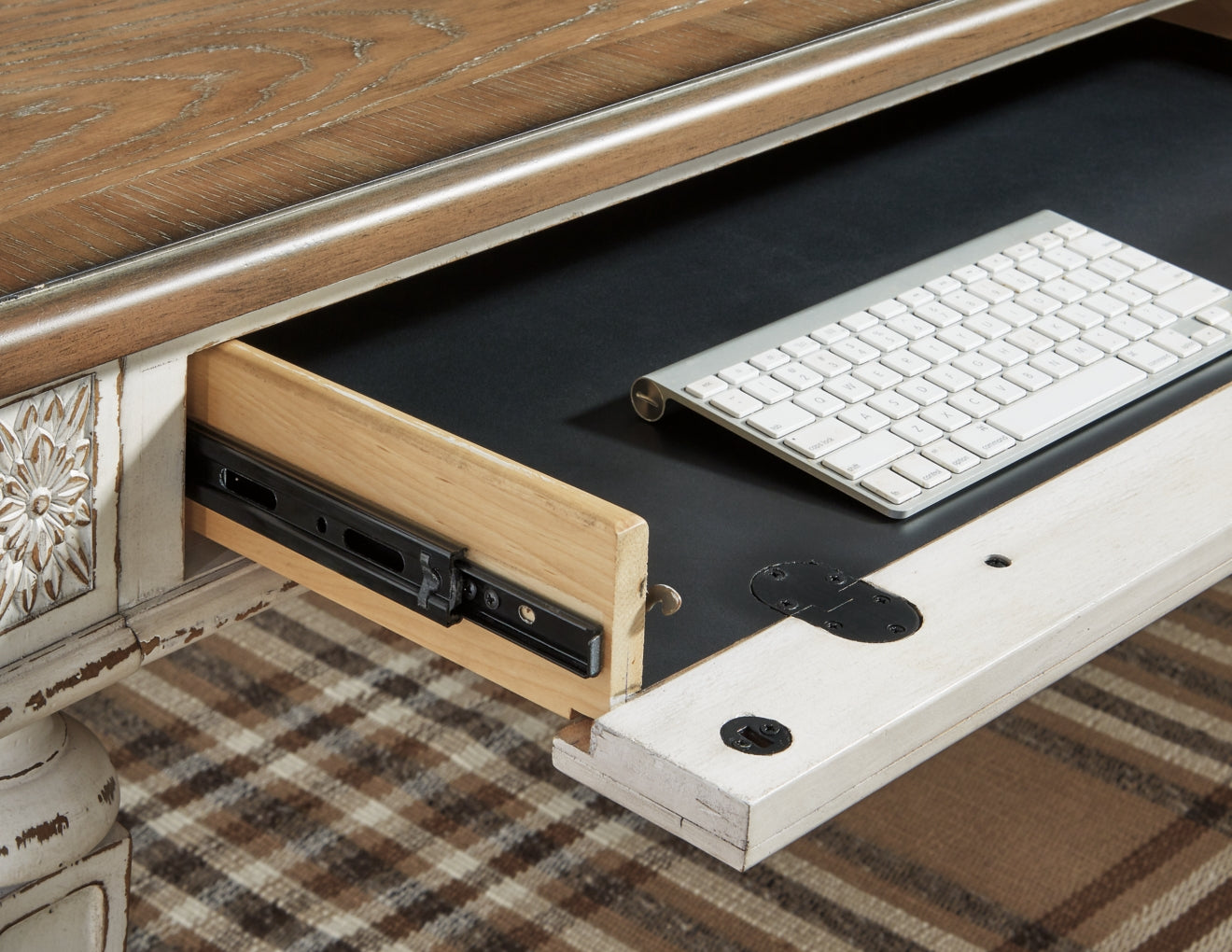 Realyn Home Office