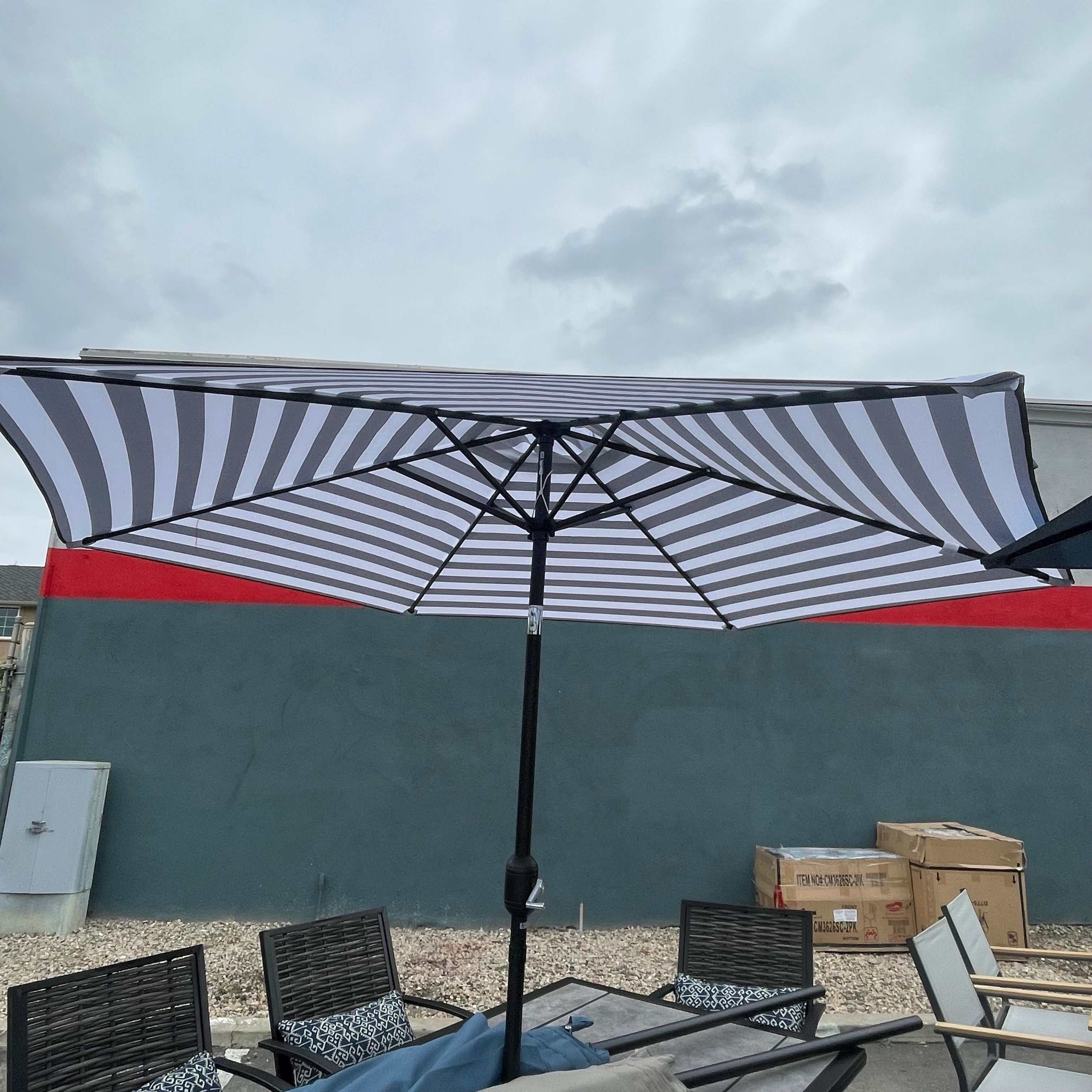 Halo Round Tilting Umbrella