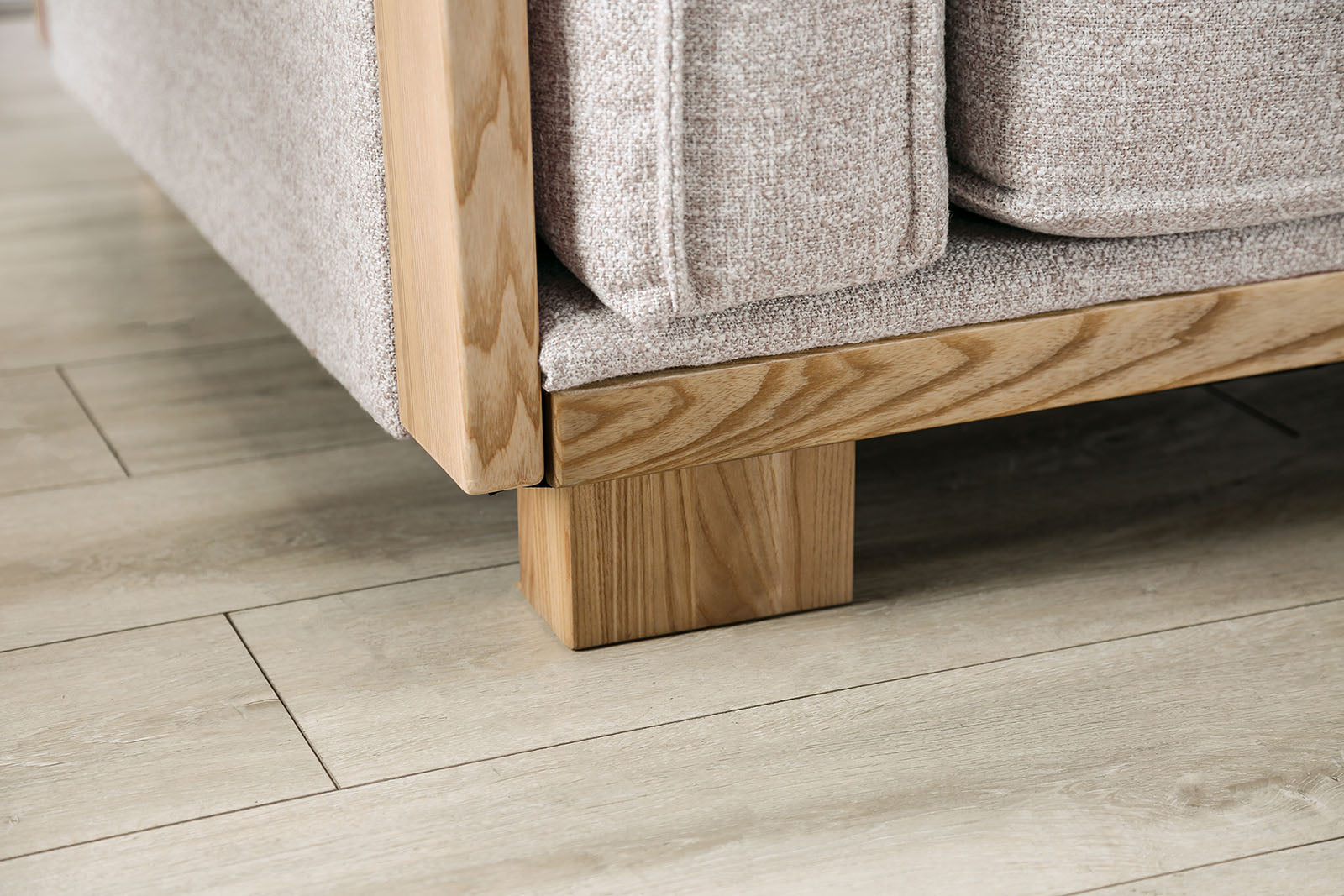 Harstad Light Brown/Natural Sofa & Loveseat