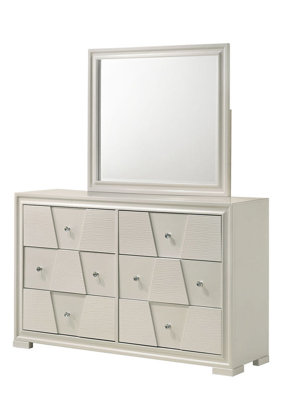 Holsted White 4 Pc. Queen Bedroom Set