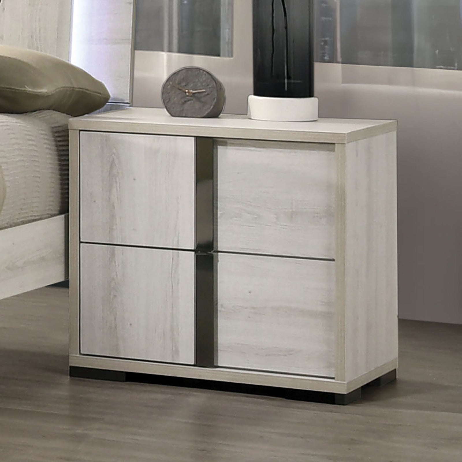 Horten Whitewash Queen 4 Piece Bedroom Set