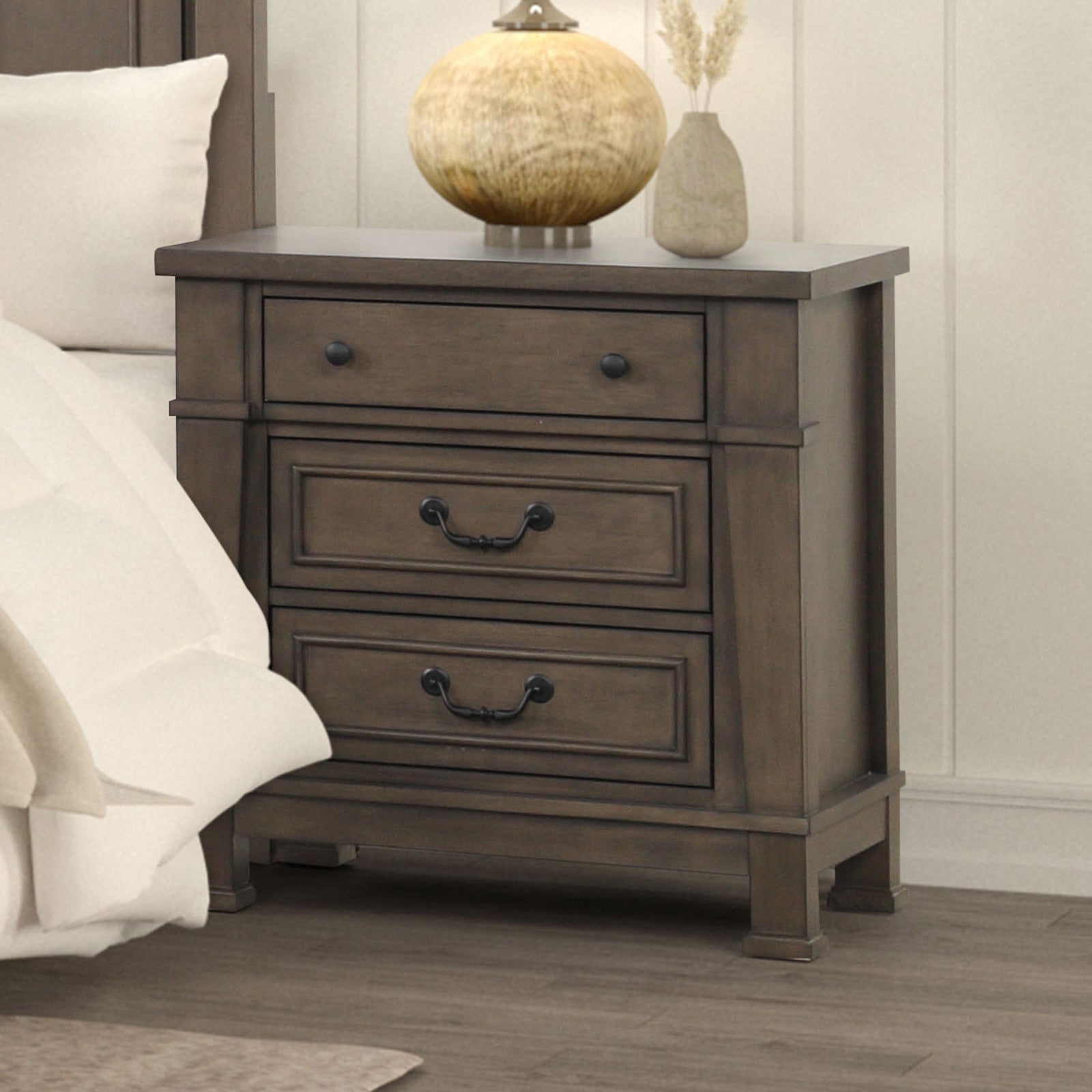 Huddersfield Dark Brown Queen 5 Piece Bedroom Set w/Chest