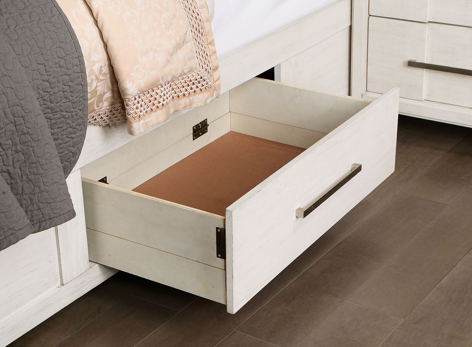 Karla White 4 Pc. Queen Bedroom Set