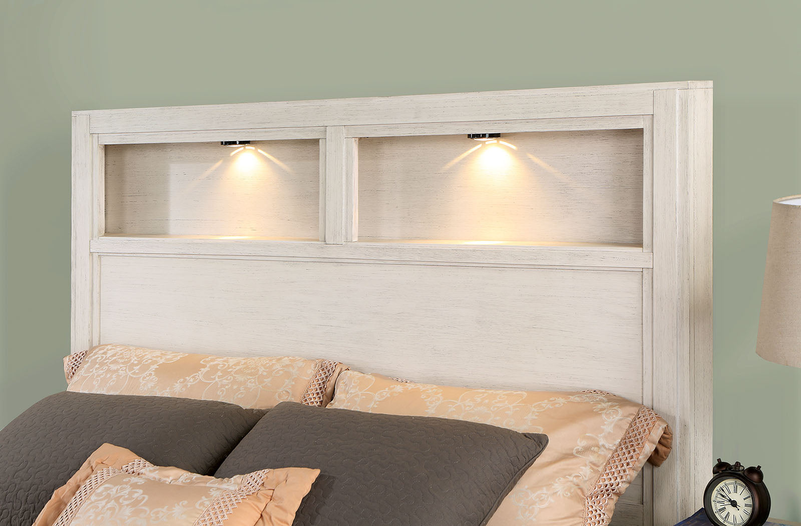Karla White 5 Pc. Queen Bedroom Set w/ 2NS