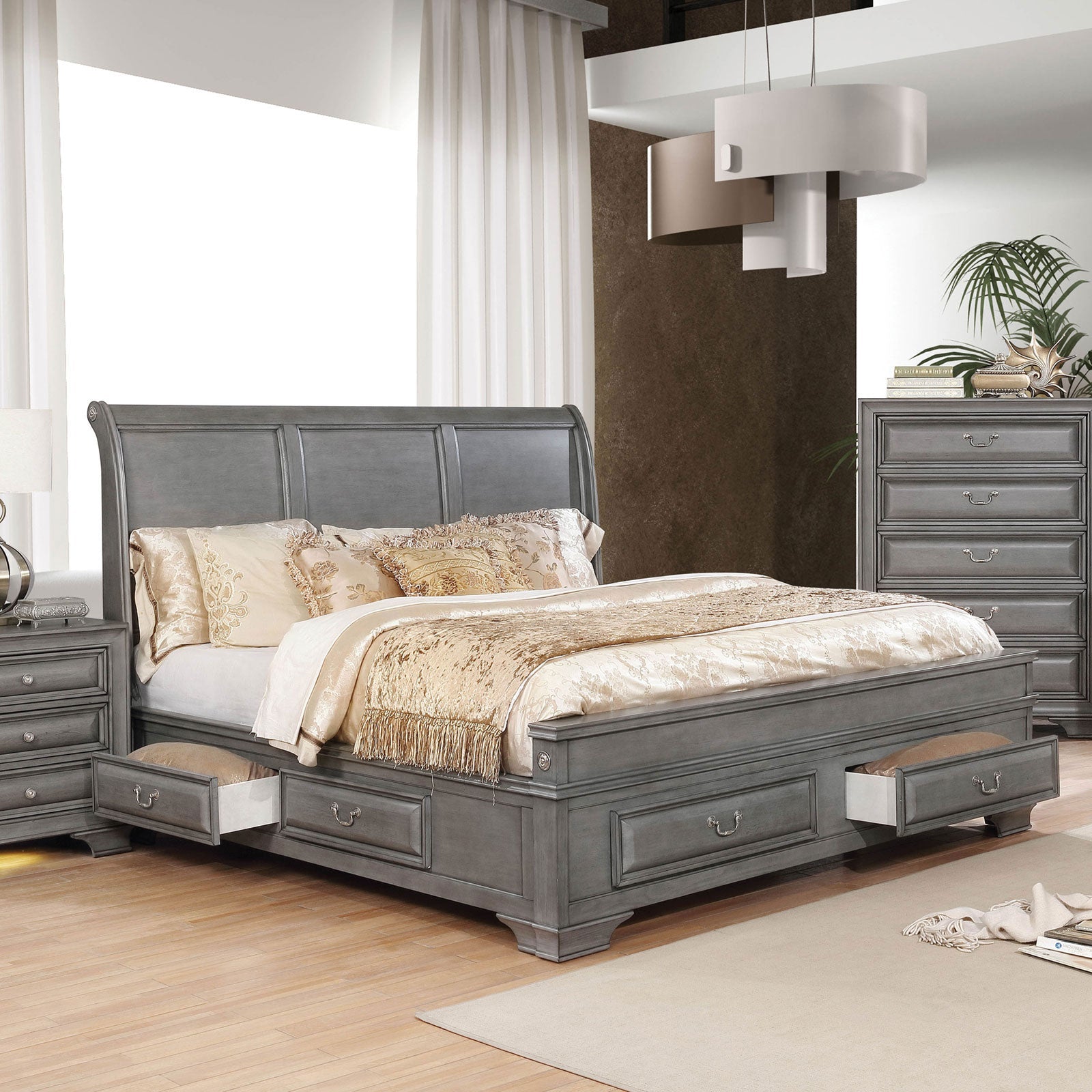 Katherine Gray 5 Pc. Queen Bedroom Set w/ Chest
