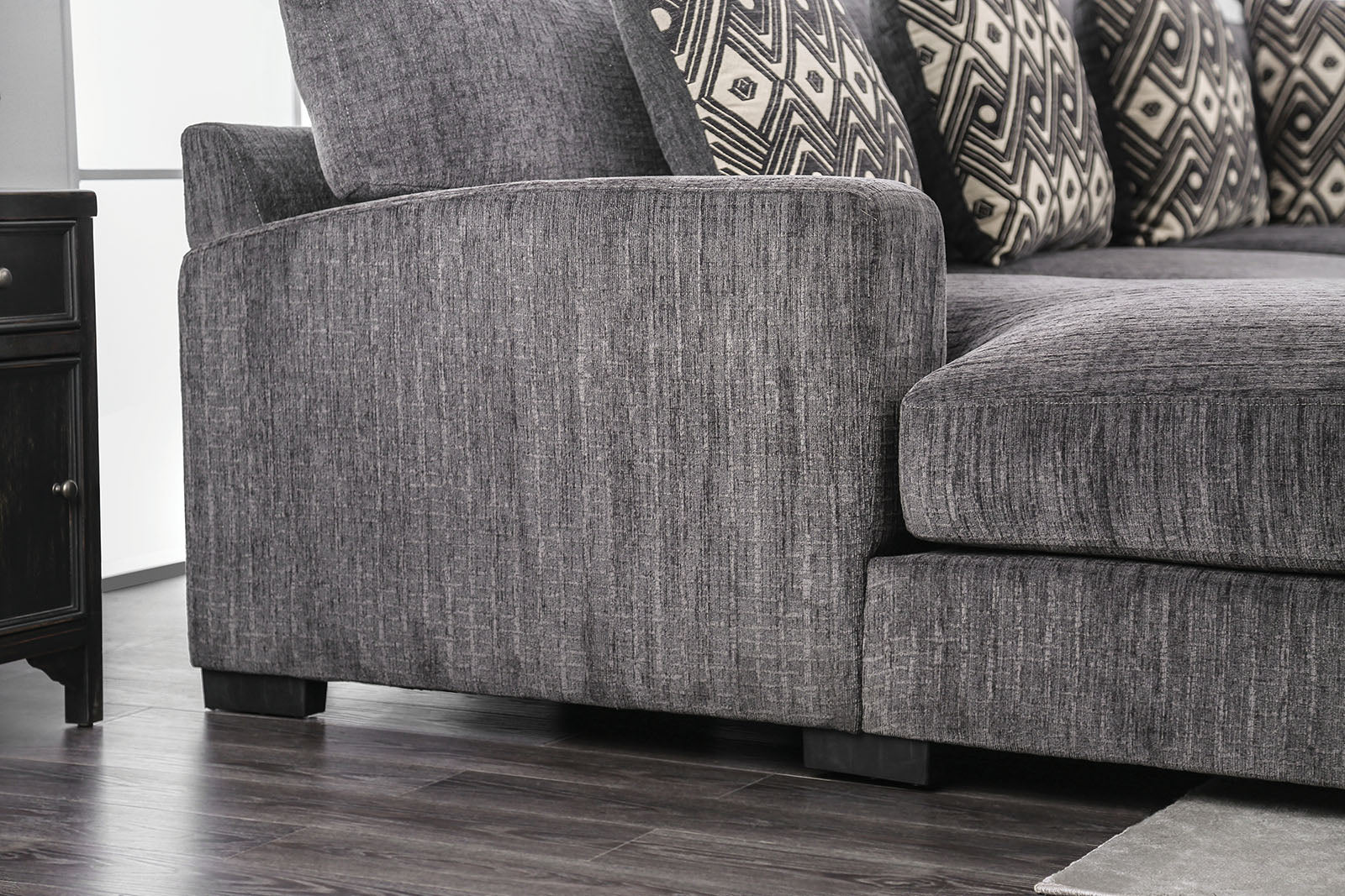 Kaylee Gray U-Shaped Sectional w/ Ottoman Right Chaise