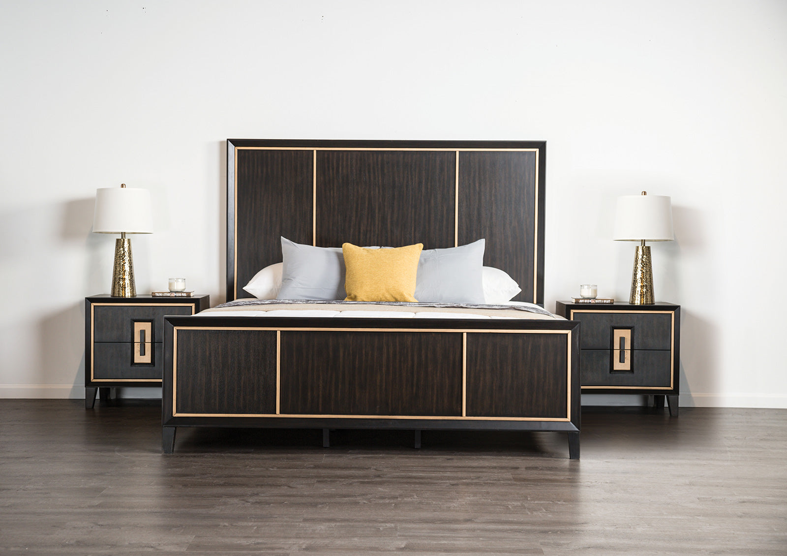 Kenyada Espresso Queen 5 Piece Bedroom Set w/2 Nightstands