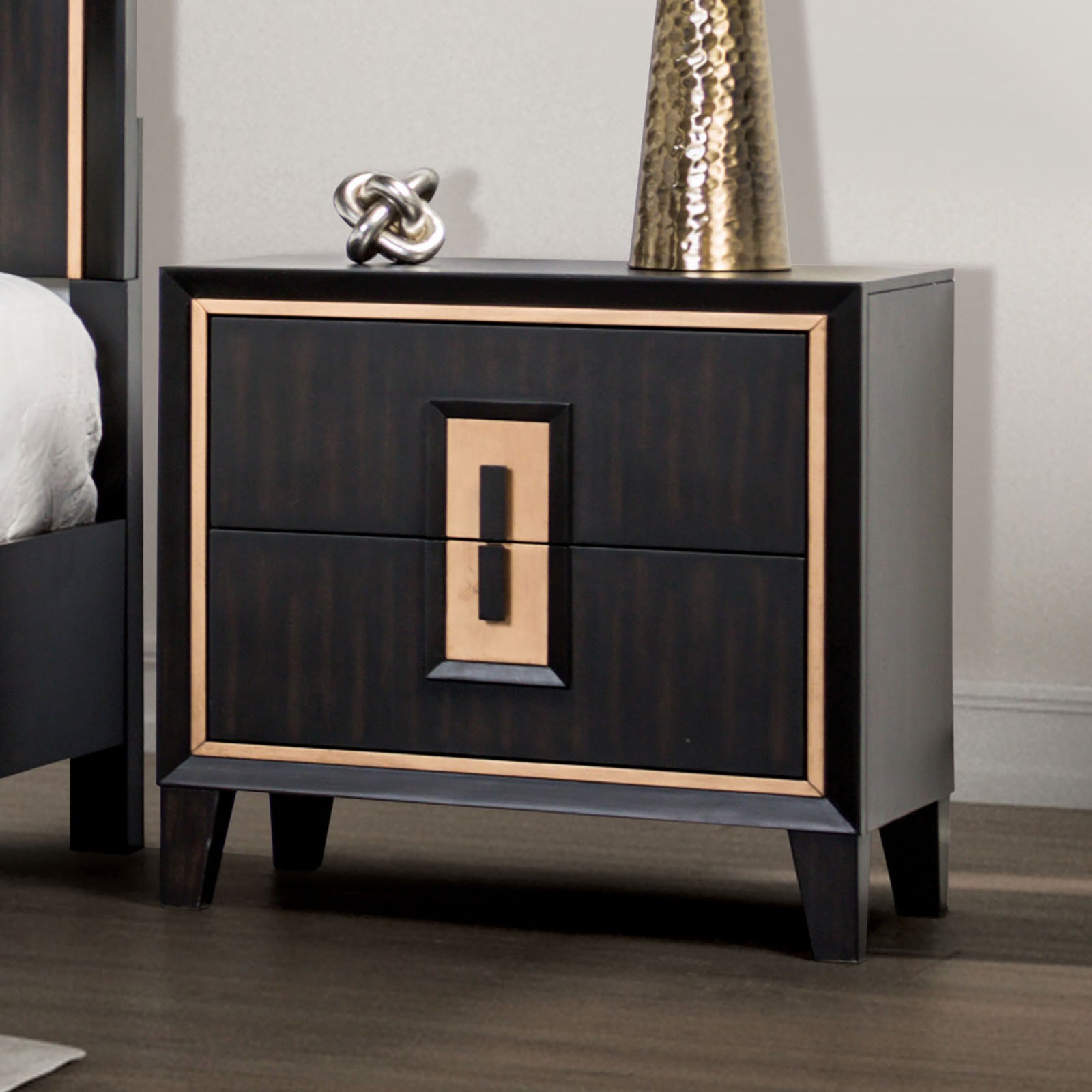 Kenyada Espresso Queen 5 Piece Bedroom Set w/2 Nightstands