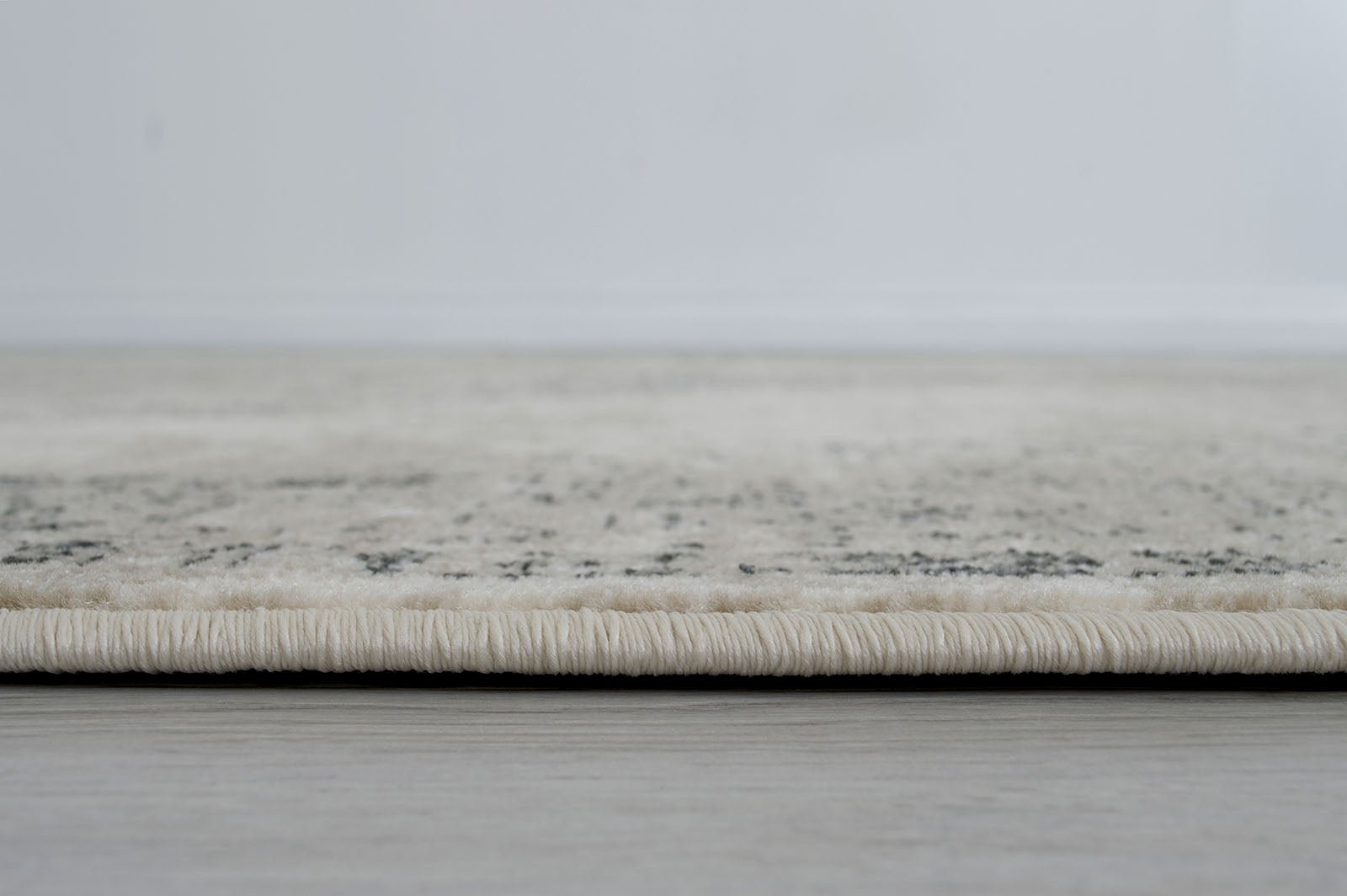 Kozlu Beige 5' X 7' Area Rug