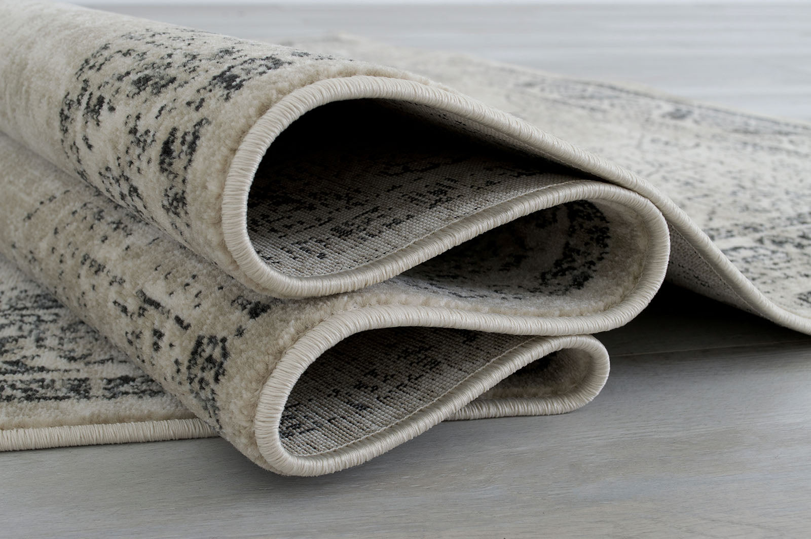 Kozlu Beige 5' X 7' Area Rug