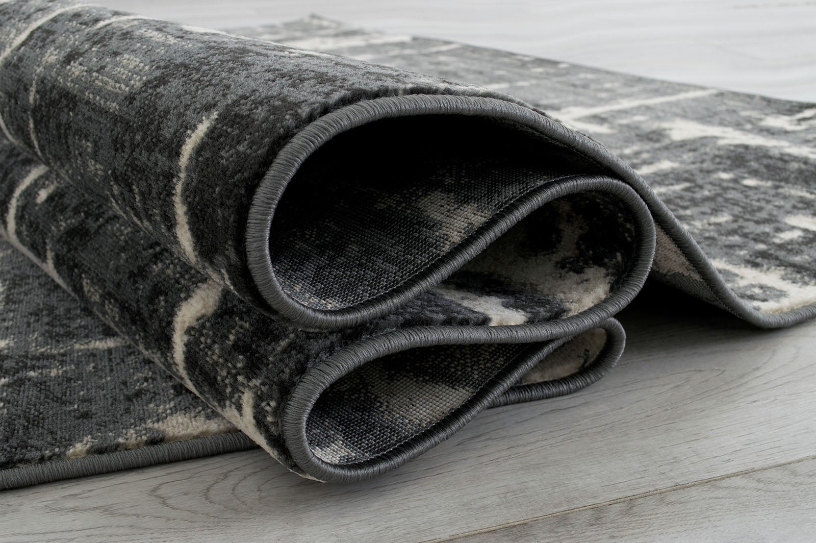Kozlu Gray/Beige 5' X 7' Area Rug