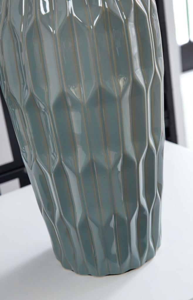 Hadbury Ceramic Table Lamp