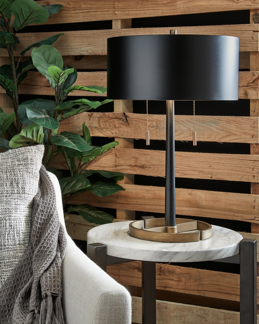 Amadell Metal Floor Lamp (1/CN)