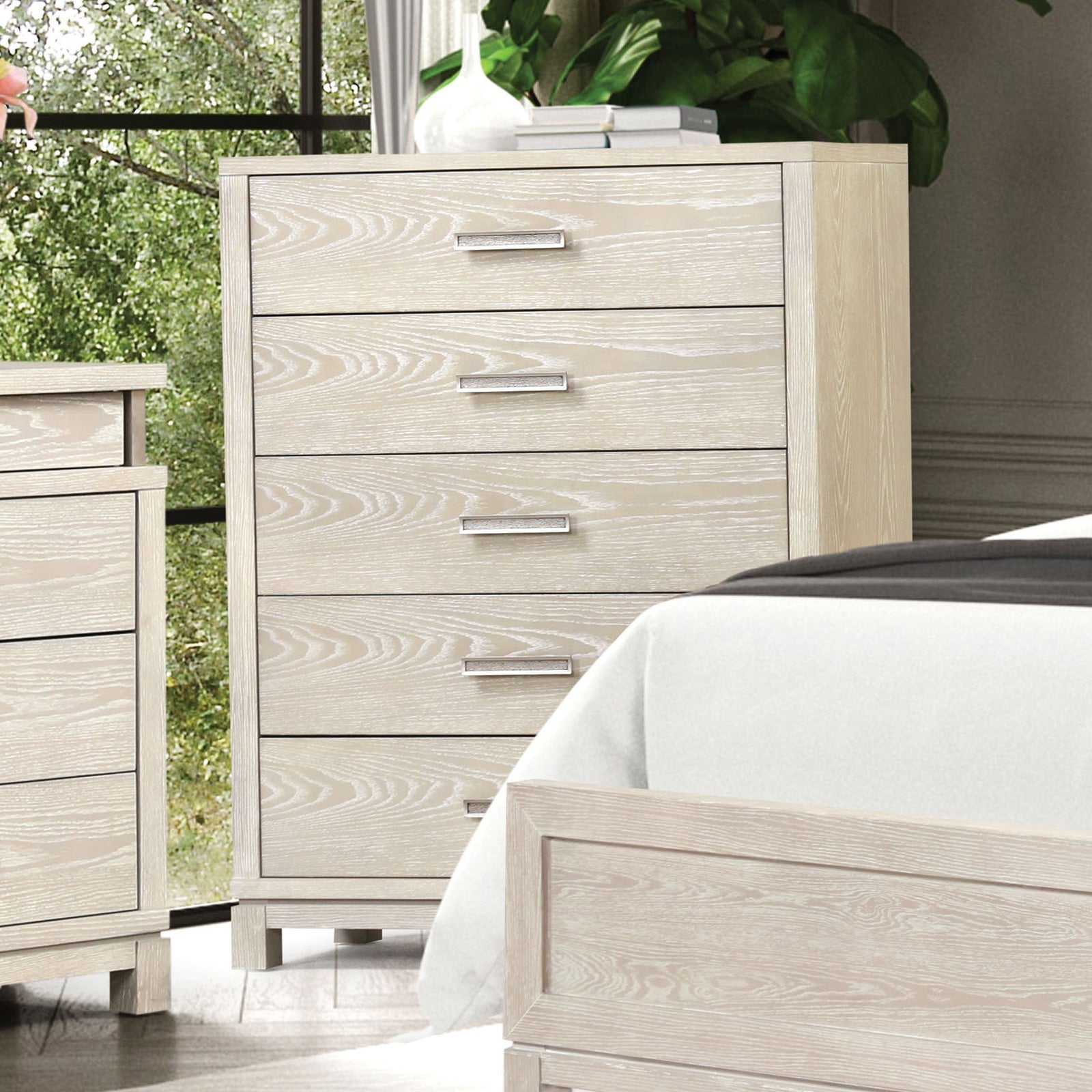 Lafayette Weathered Gray Queen 5 Piece Bedroom Set w/Chest