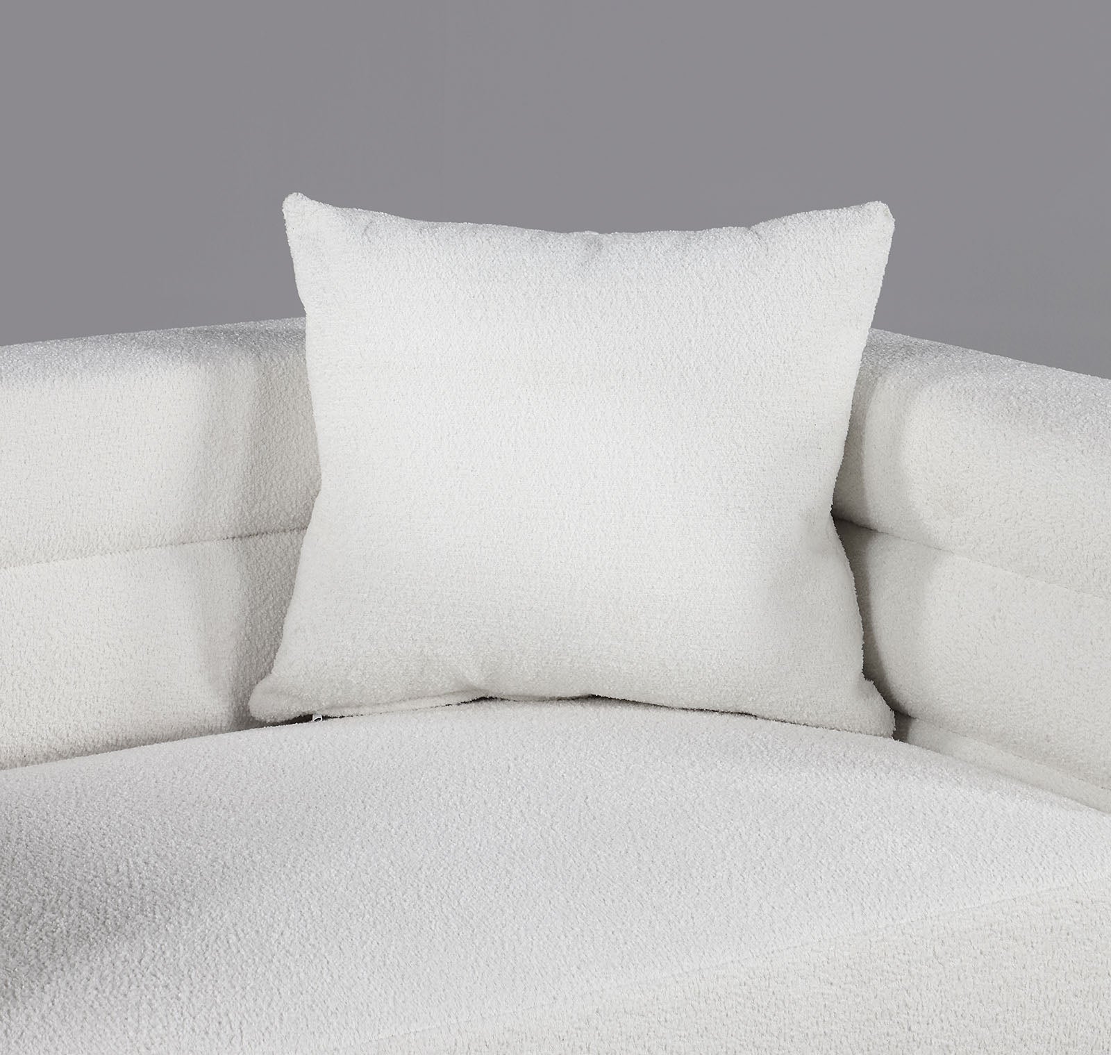 Landovery White/Gold Loveseat