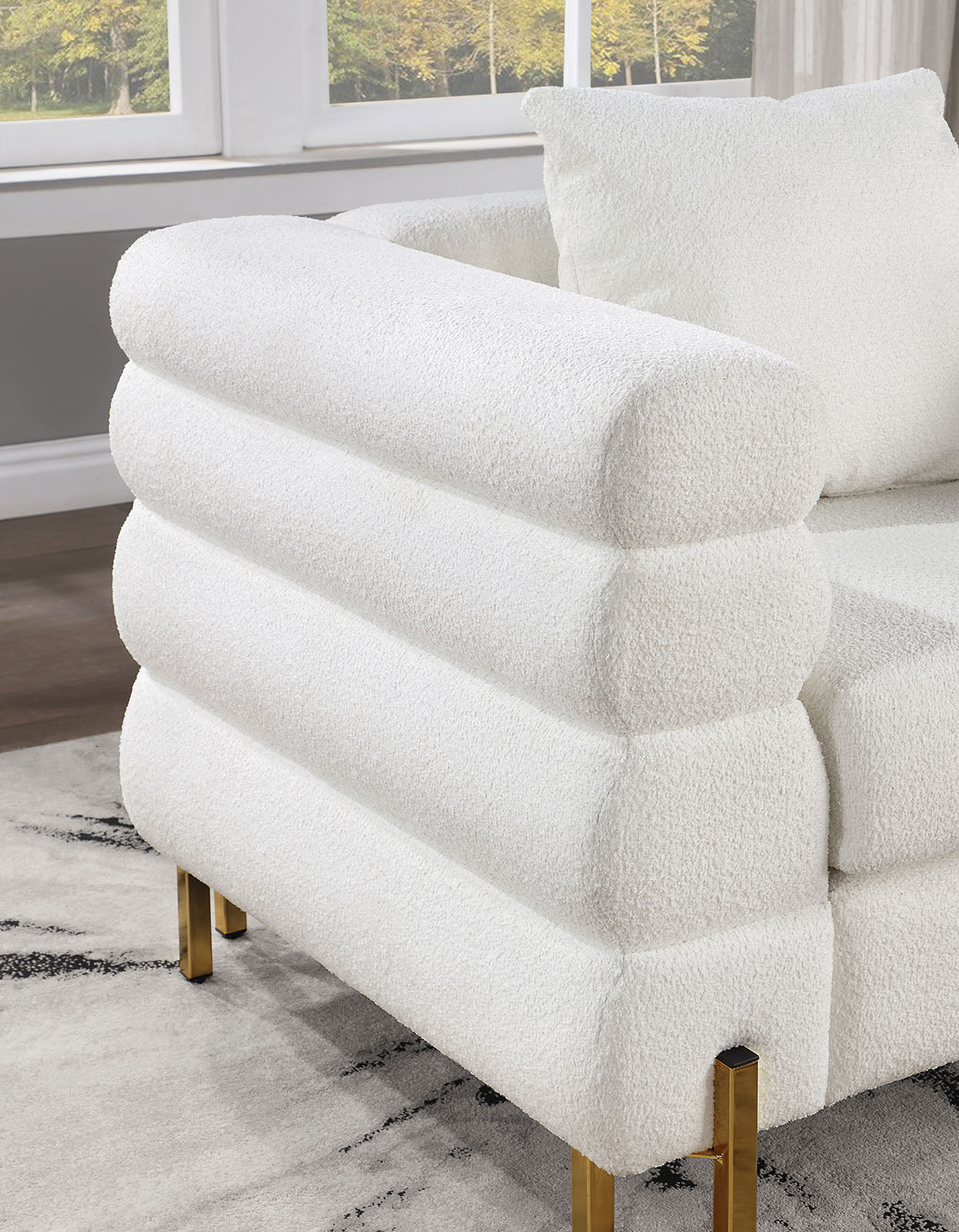 Landovery White/Gold Loveseat