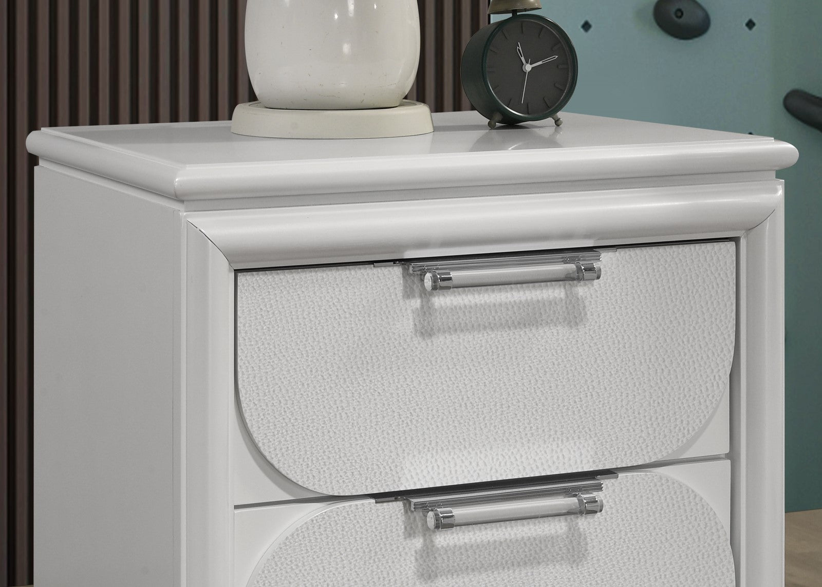 Lareina Pearl White Twin 5 Piece Bedroom Set w/2 Nightstands