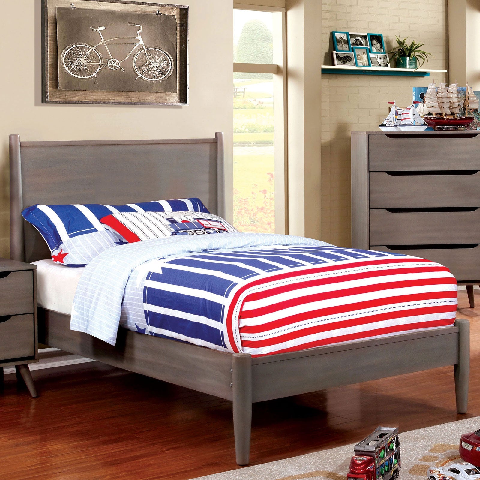 Lennart Gray 4 Pc. Full Bedroom Set