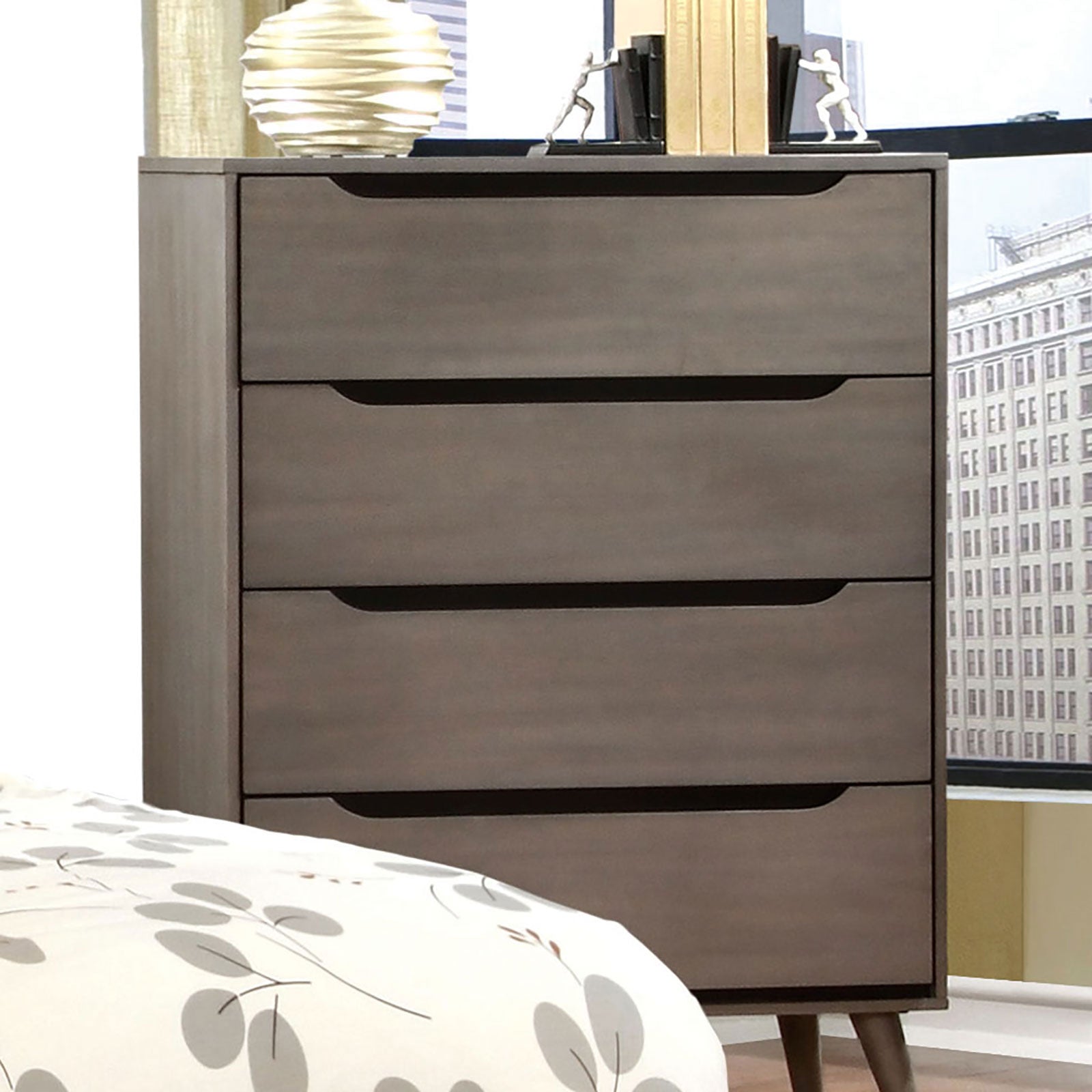 Lennart Gray 5 Pc. Queen Bedroom Set w/ Chest