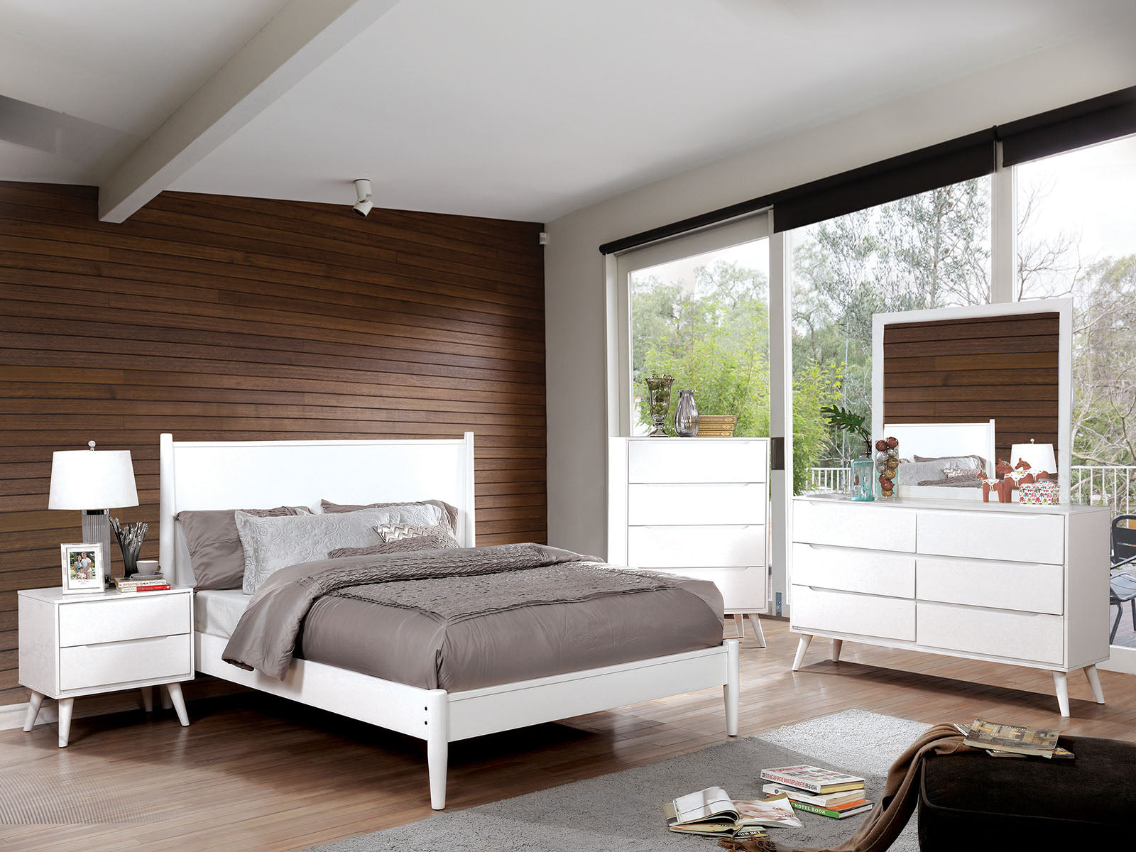 Lennart White 5 Pc. Queen Bedroom Set w/ 2NS
